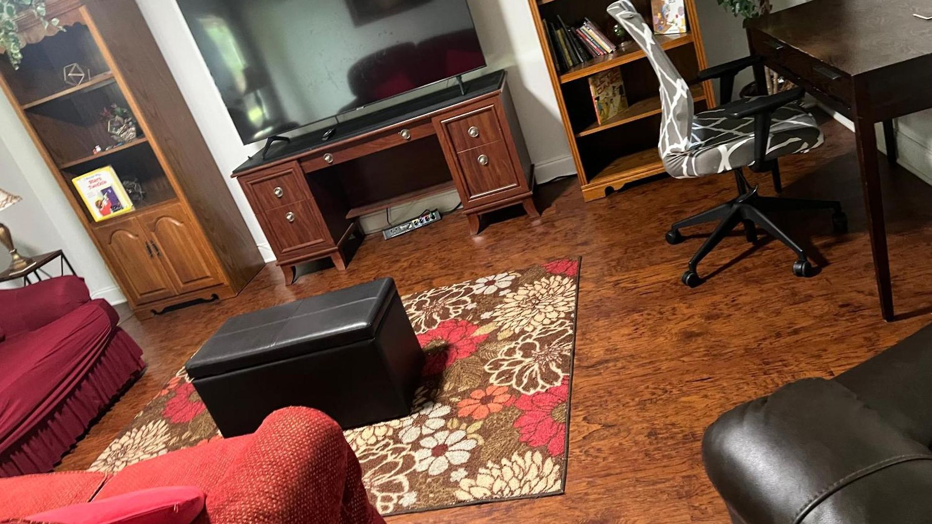 Comfort Home, Near Uptown And Airport Holiday home *