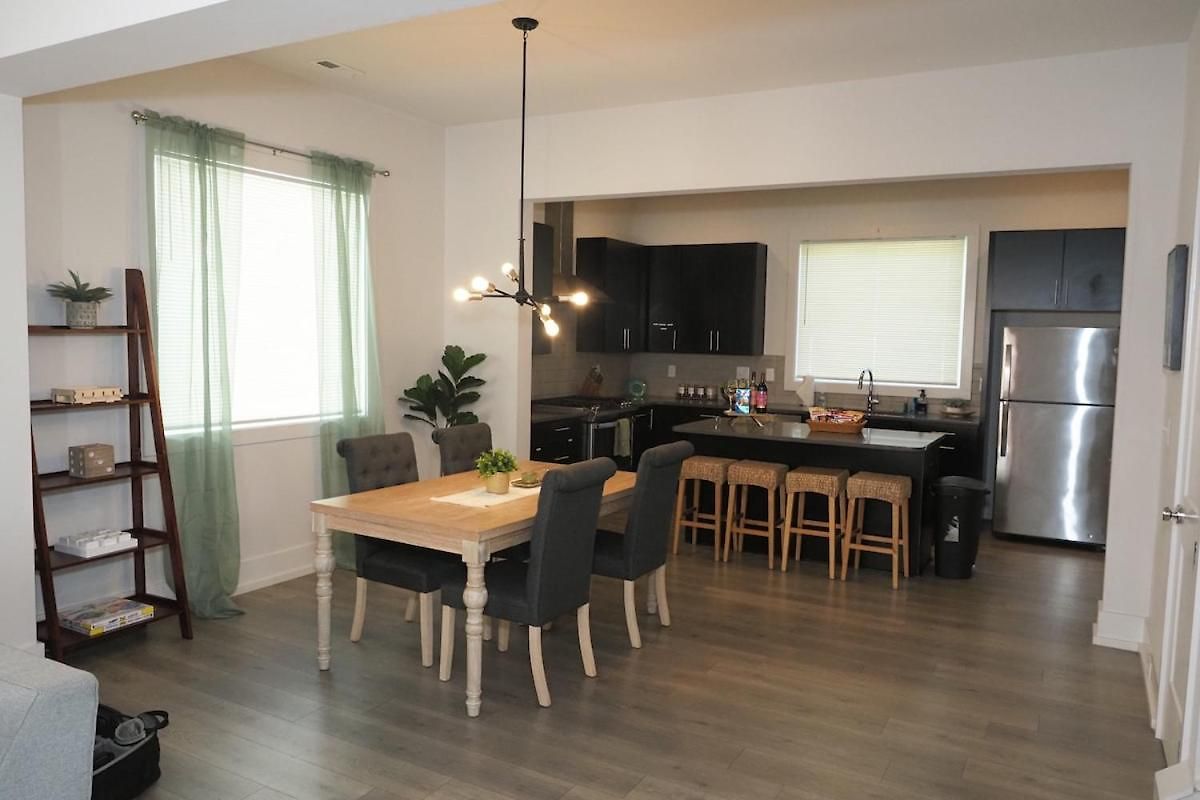 Cozy-chic 3br Near Uncc Noda Uptown I-85