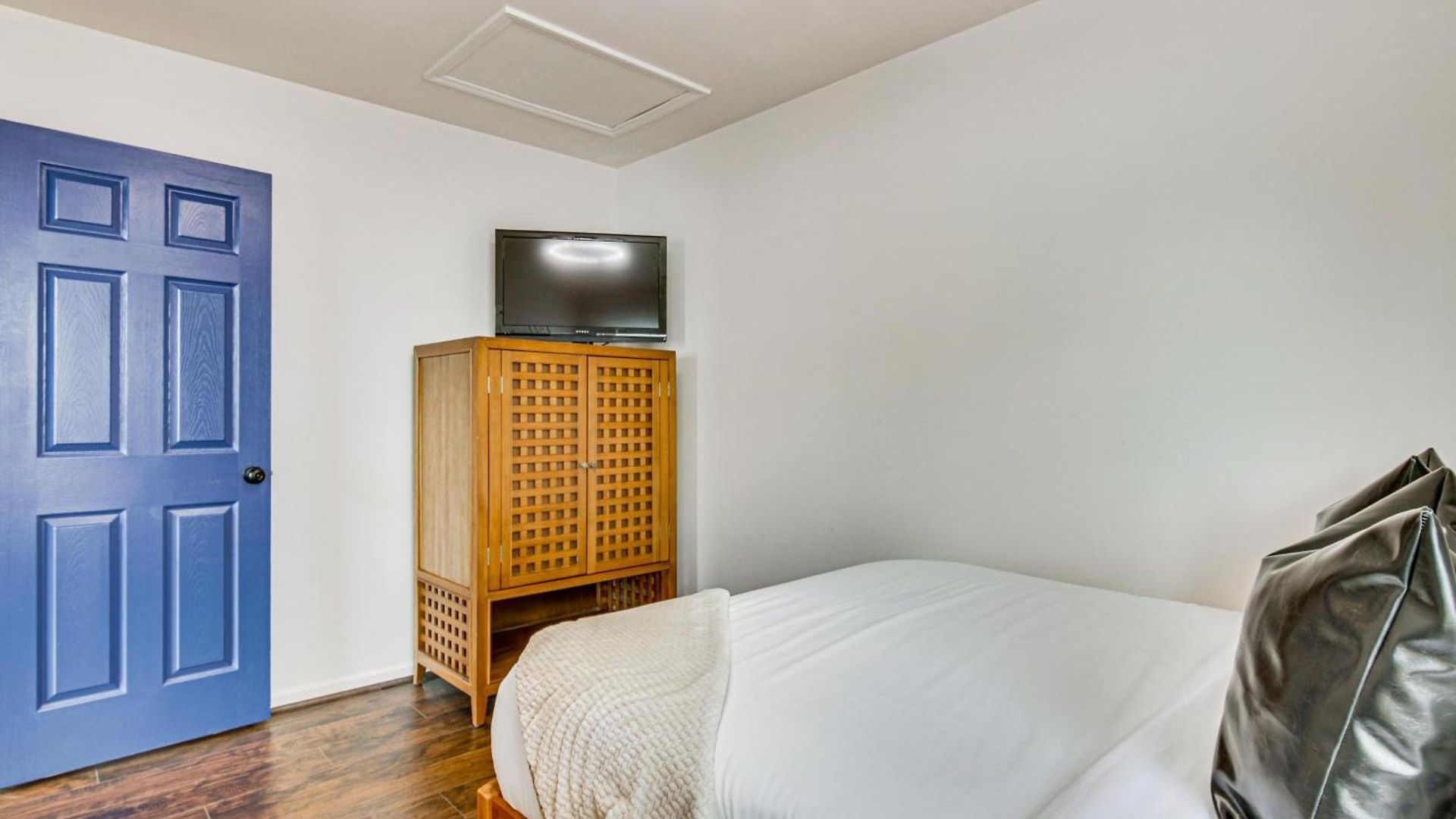 Vintage-chic Getaway: 6 Mi To Uptown *