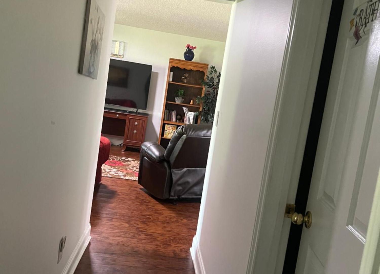 Comfort Home, Near Uptown And Airport *