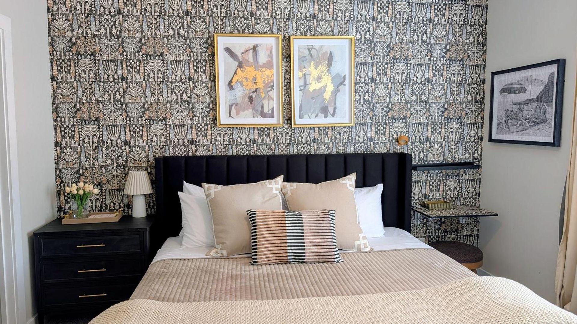 Qc Rooftop Retreat | Rooftop | Garage | Dog Park Holiday home *
