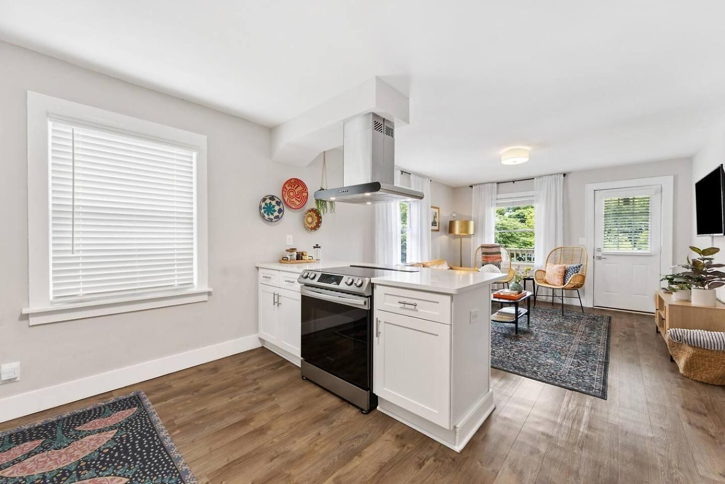 Qc Quarters: Elevated 4 Br/4ba, Total Quadplex * Charlotte