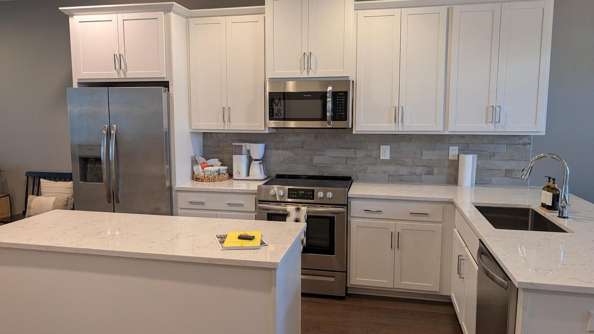 Holiday home Qc Rooftop Retreat | Rooftop | Garage | Dog Park