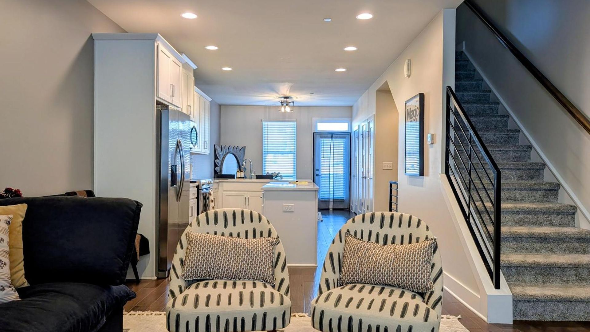 Qc Rooftop Retreat | Rooftop | Garage | Dog Park *