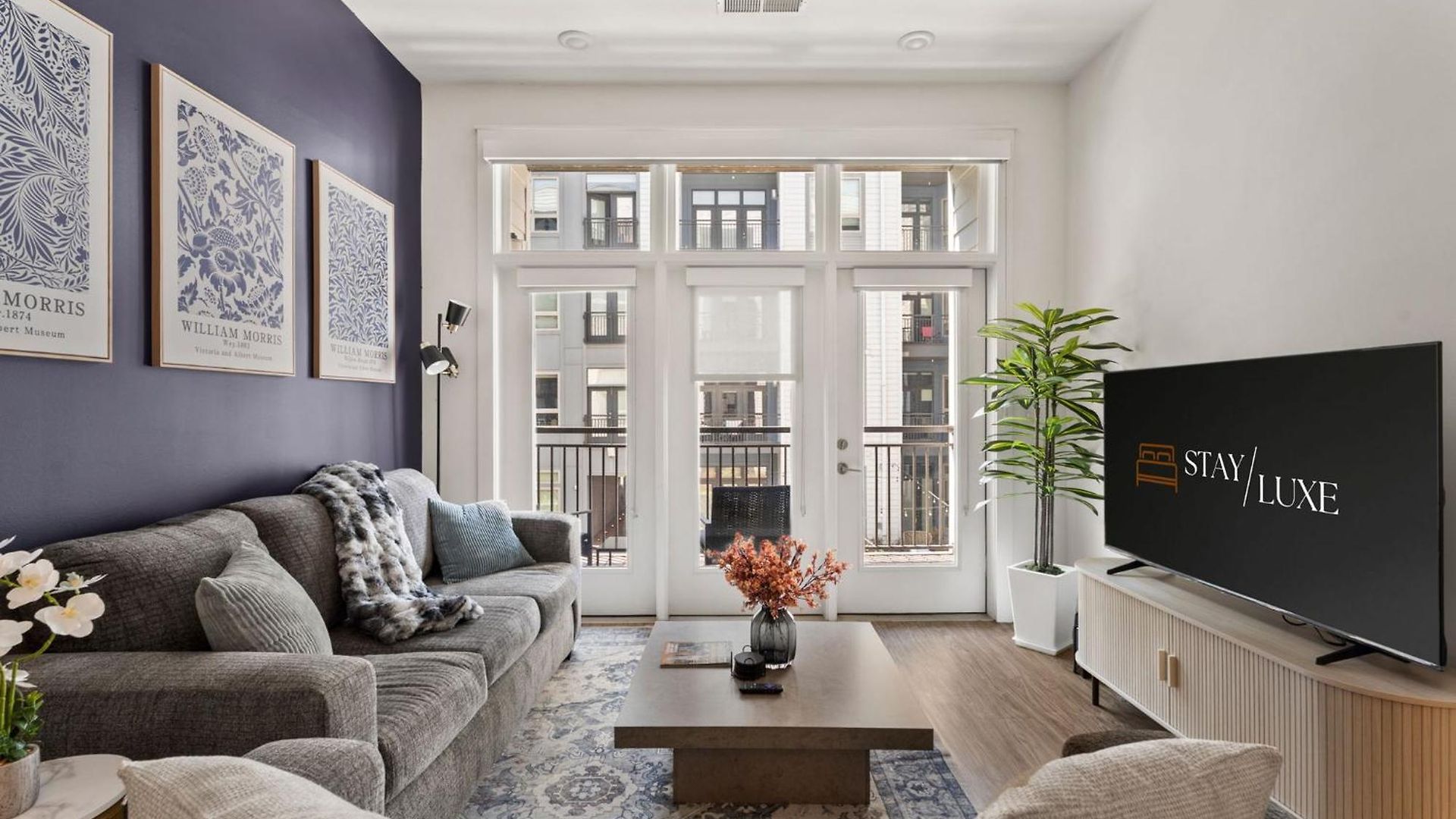 Carolina Charm - Free Parking, Pool, Gym *