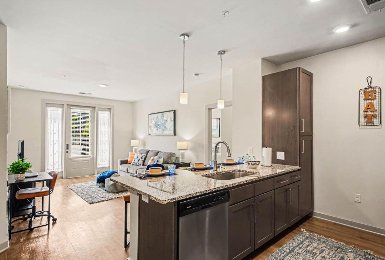 Apartment Luxury 2br Near Uptown | Noda & Light Rail Charlotte