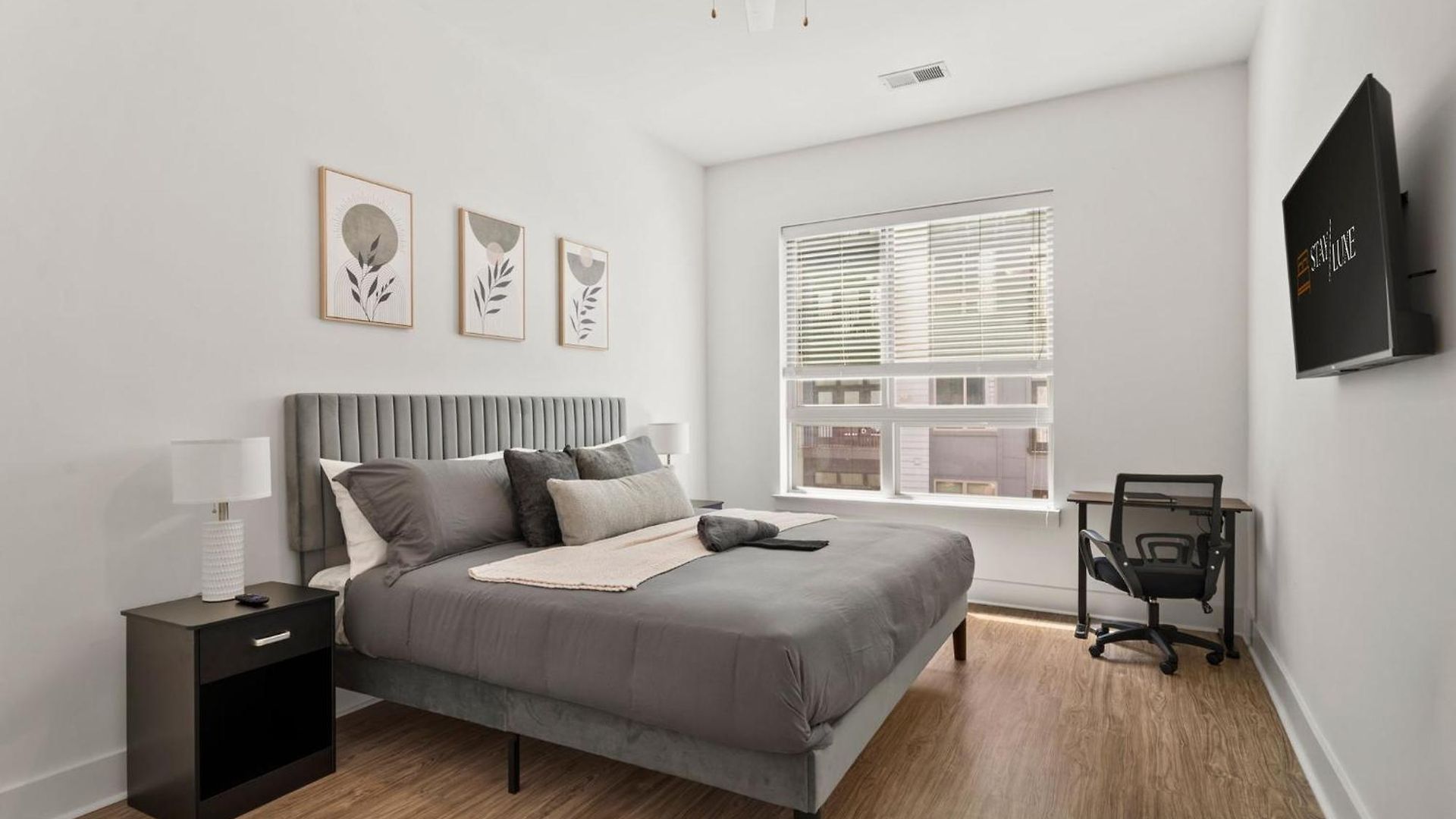 Carolina Charm - Free Parking, Pool, Gym Apartment