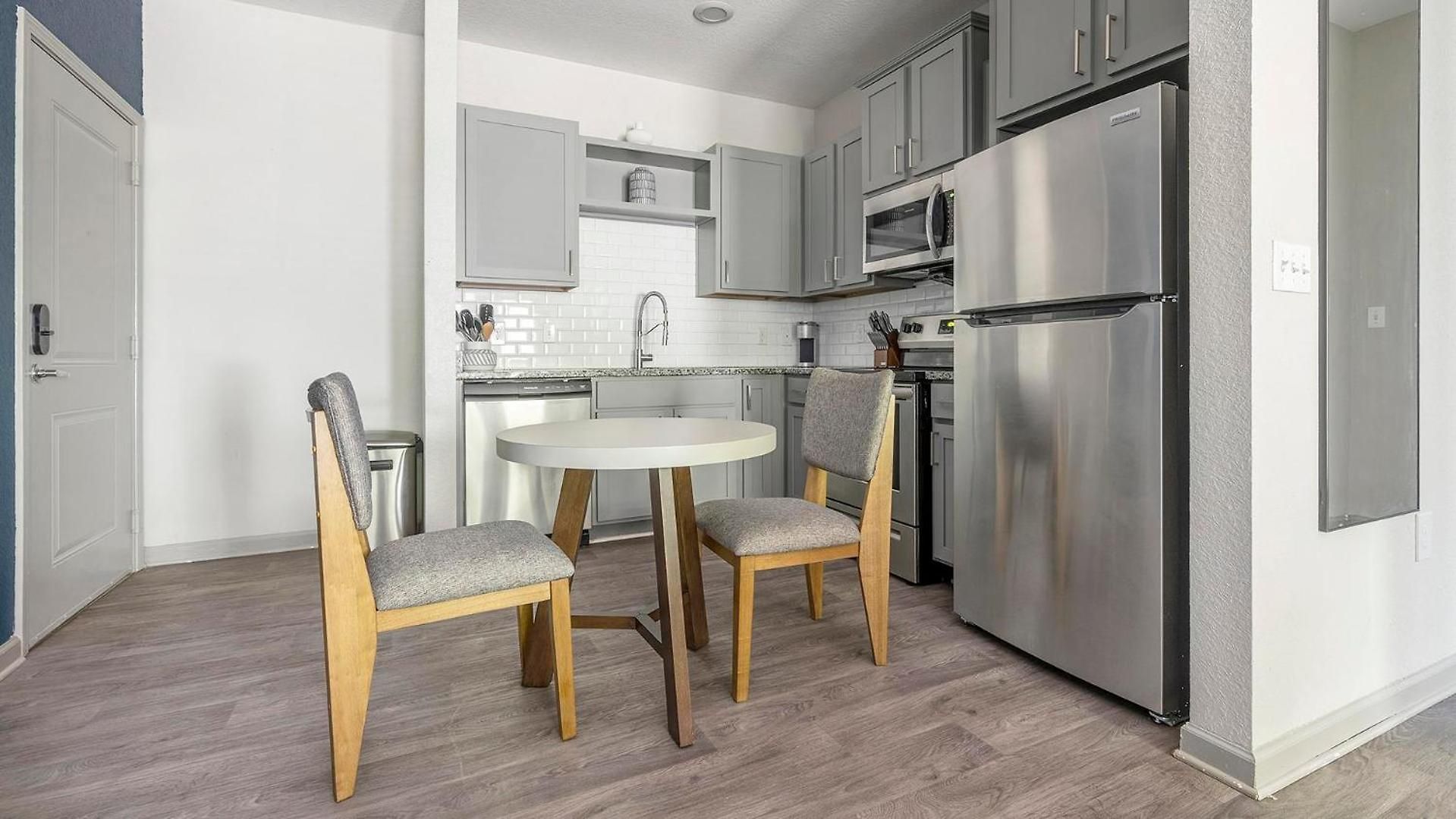 Landing Stunning 1Bd Gym Pool Apartment