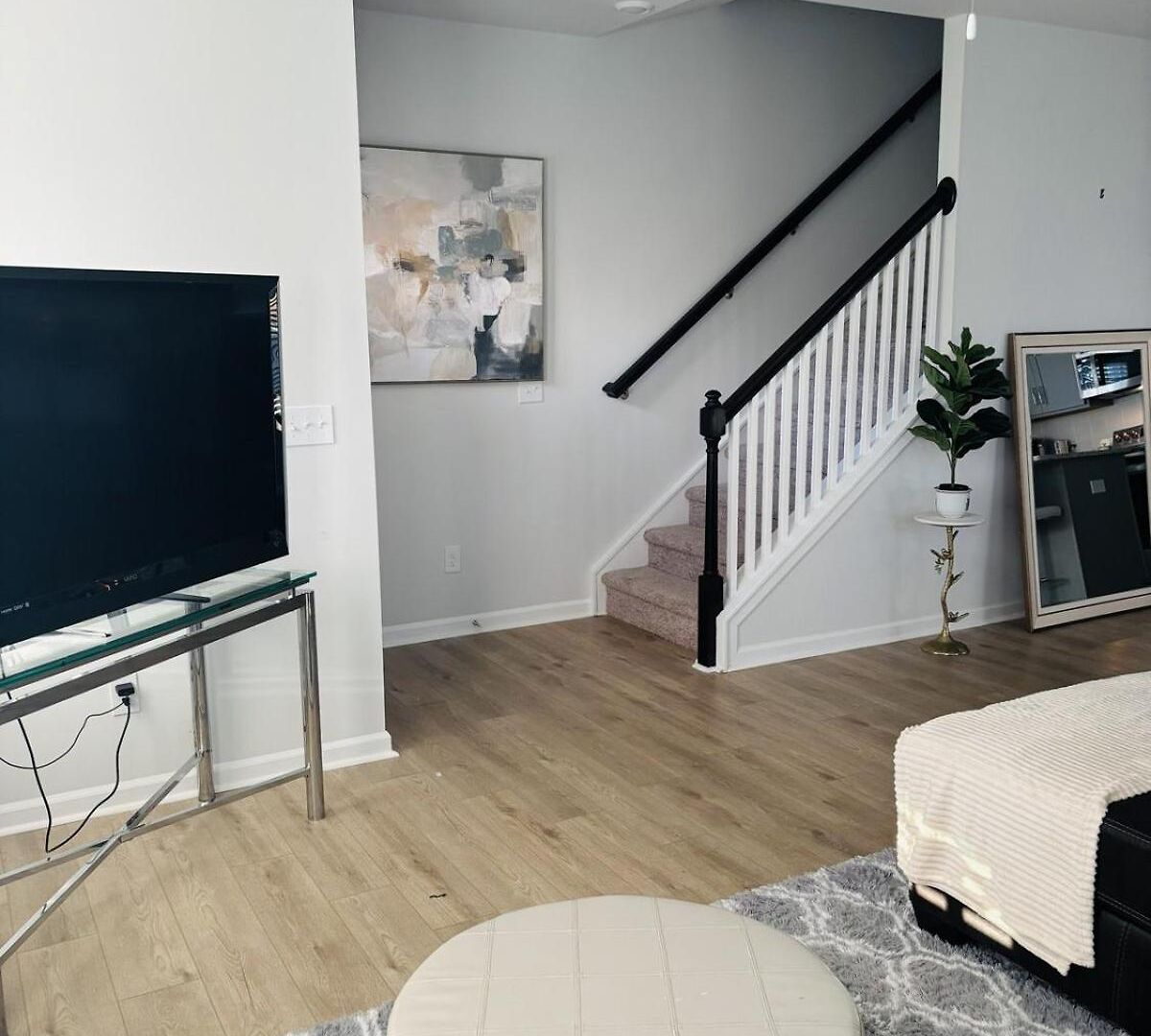 Apartment Sloan Garden House Modern Townhome Near South End *