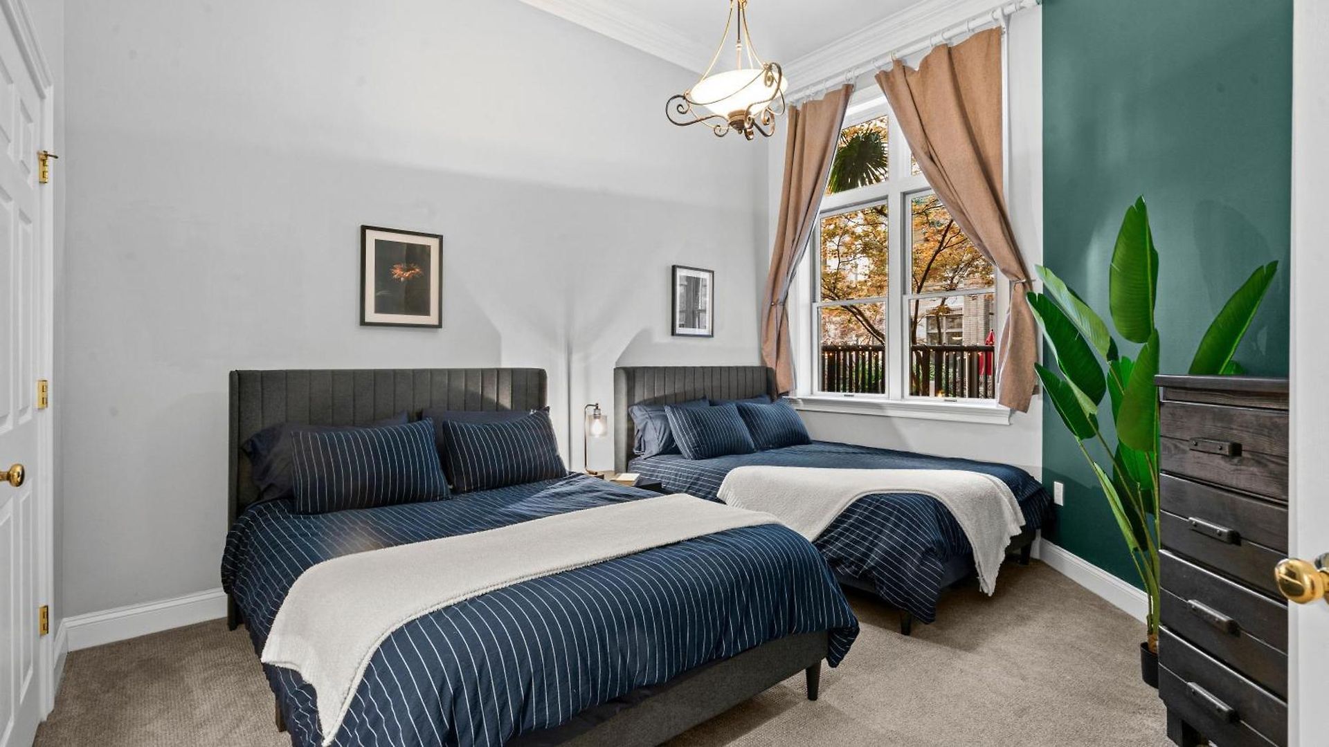 Walk To Boa & Truist, Luxury 2br With Pool Patio * Charlotte