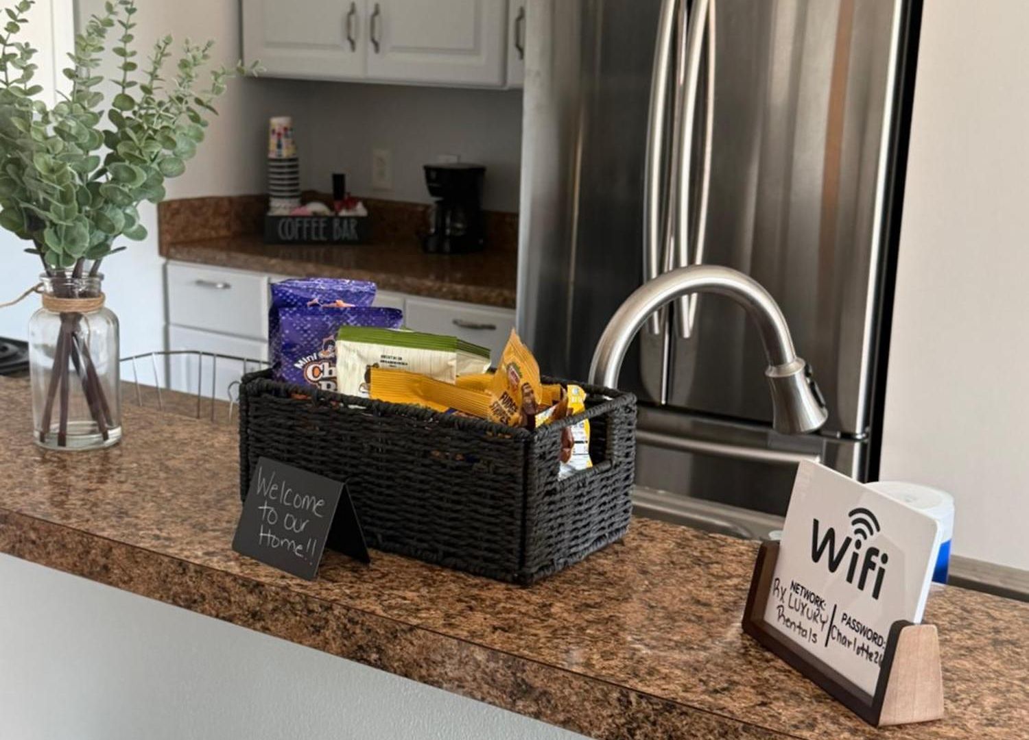 Modern Luxe Retreat Free Parking King Beds Apartment Charlotte