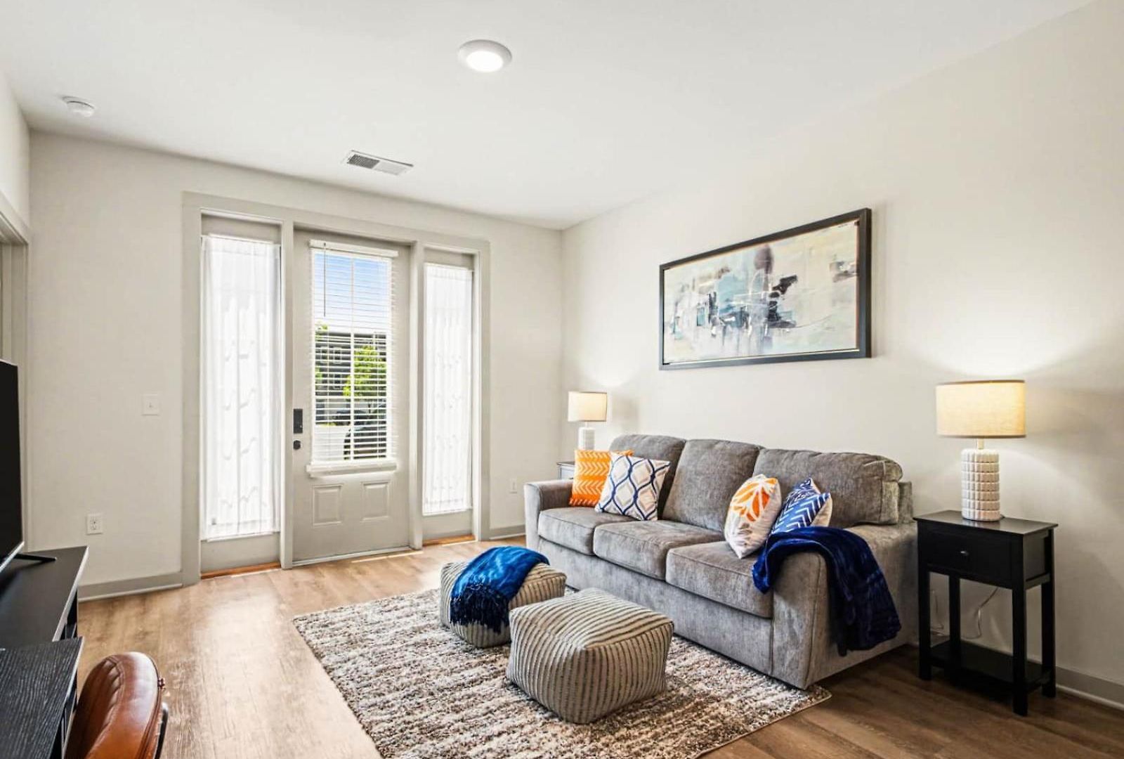 Luxury 2br Near Uptown | Noda & Light Rail Charlotte