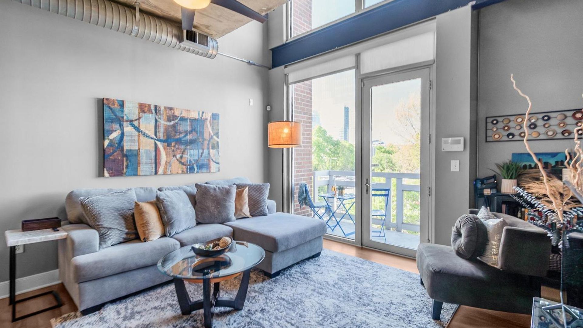 Apartment Modern Uptown Loft - Corporate-ready - Views