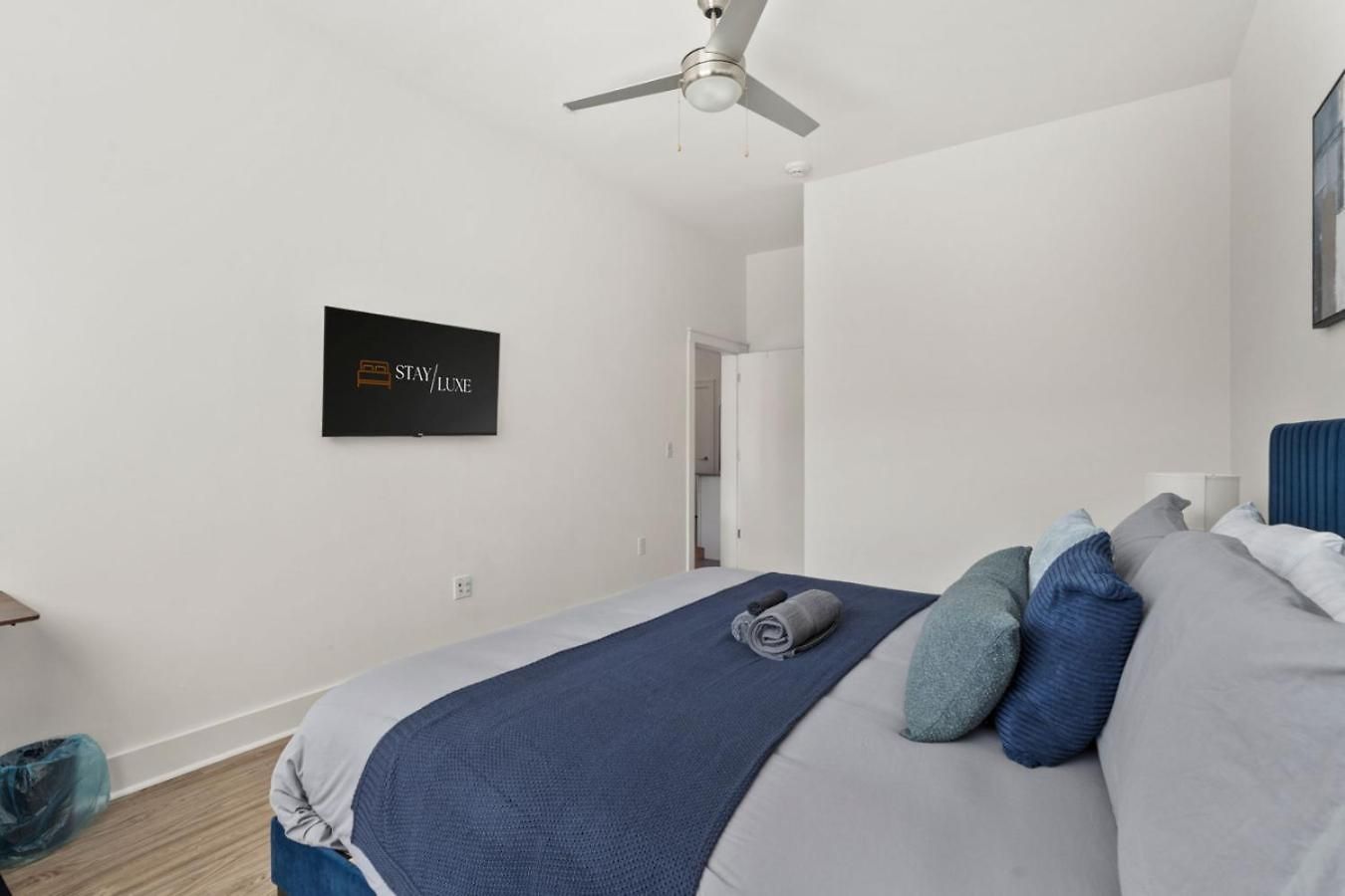 Lights Retreat - Pool, Central, Free Parking Apartment *