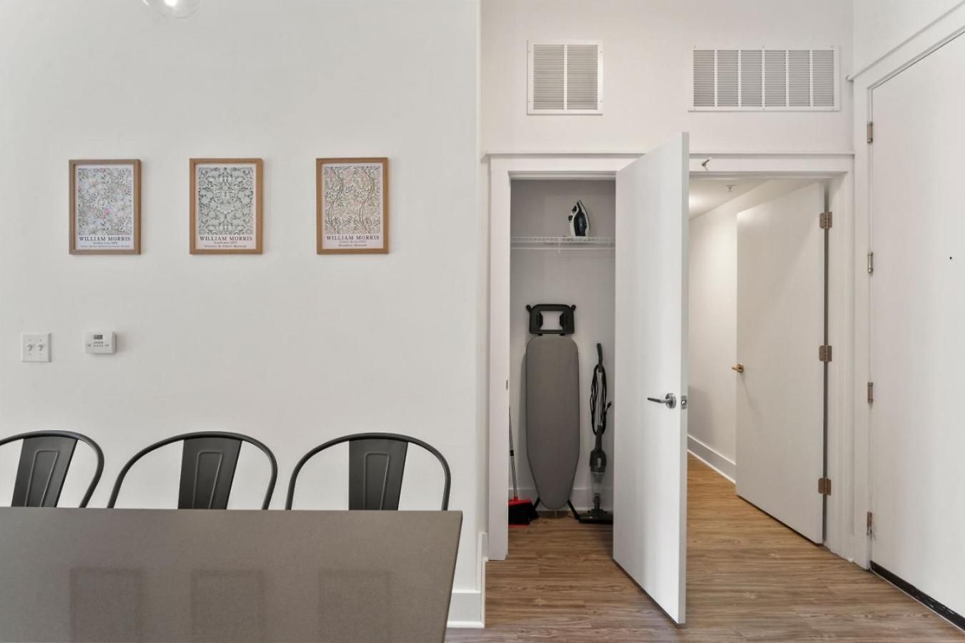 Lights Retreat - Pool, Central, Free Parking Apartment Charlotte