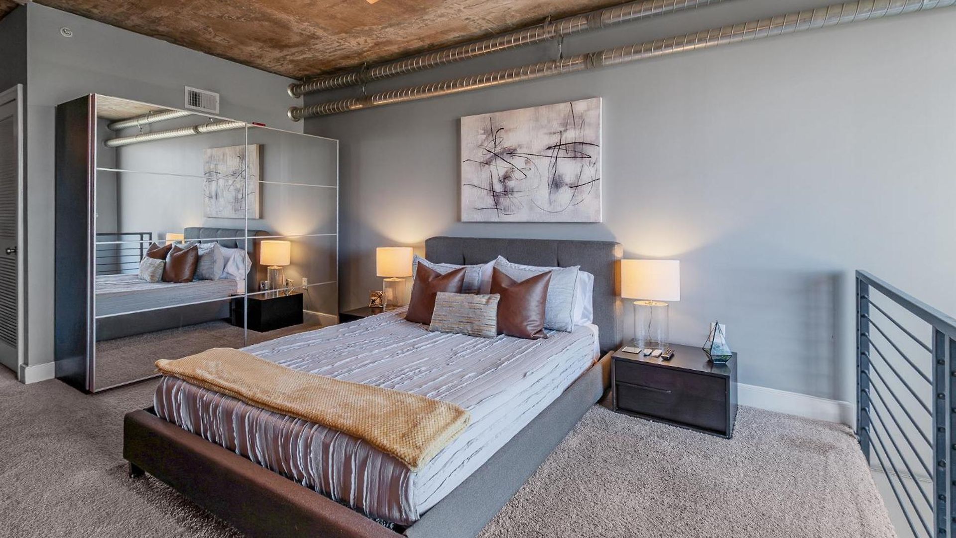 Modern Uptown Loft - Corporate-ready - Views Apartment Charlotte