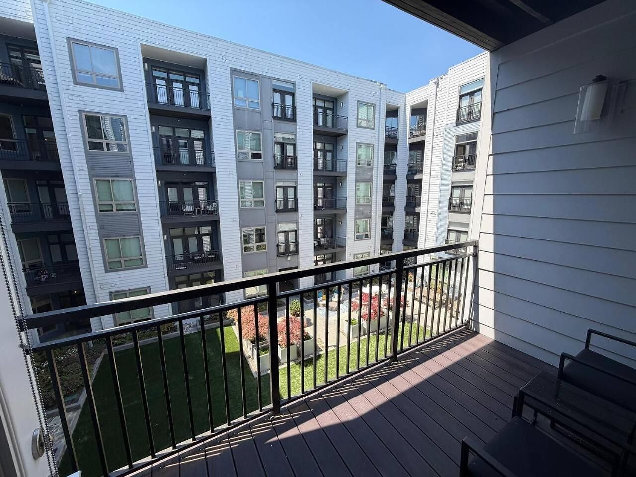 Uptown Escape - Free Parking, Pool, Walkable *