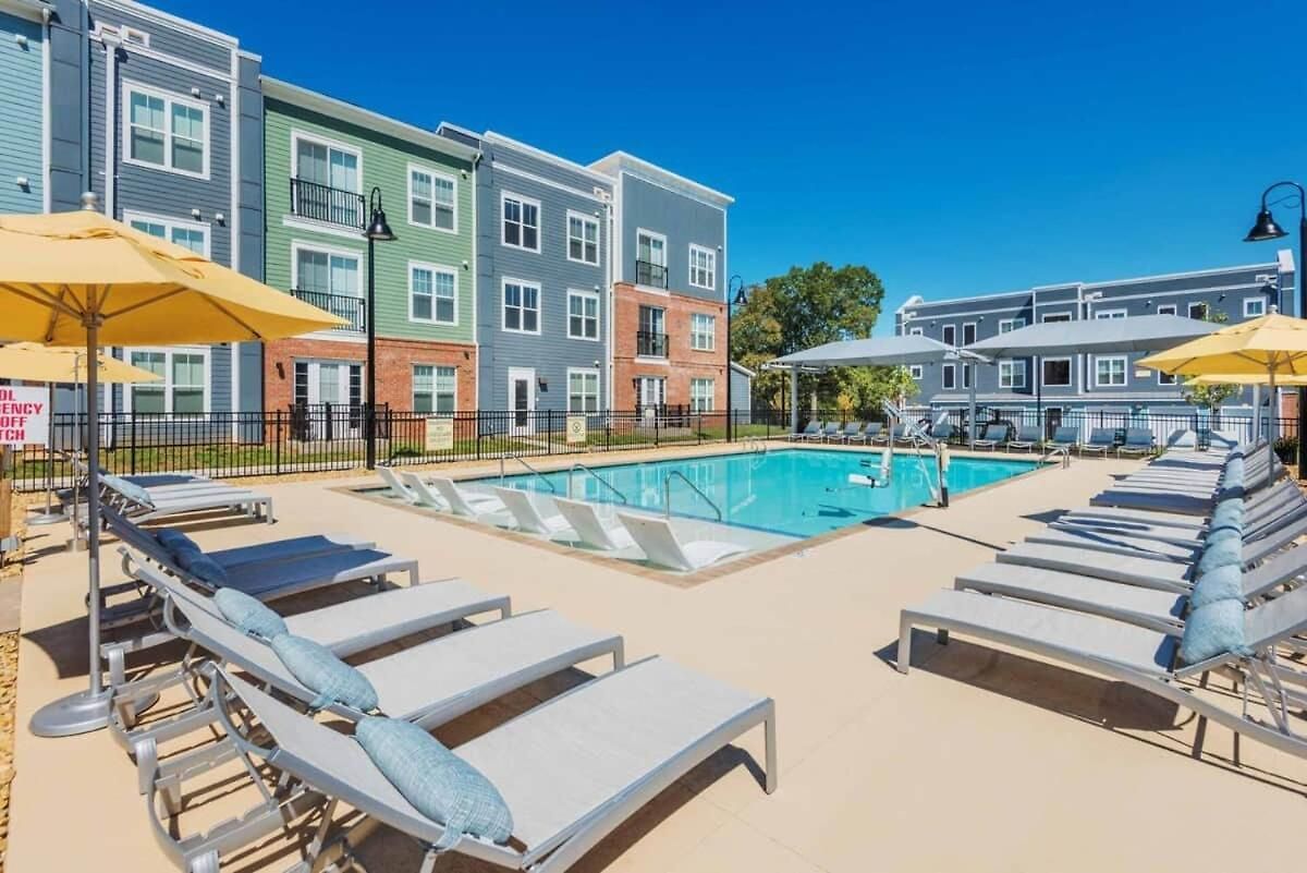 Apartment Luxury 2br Near Uptown | Noda & Light Rail
