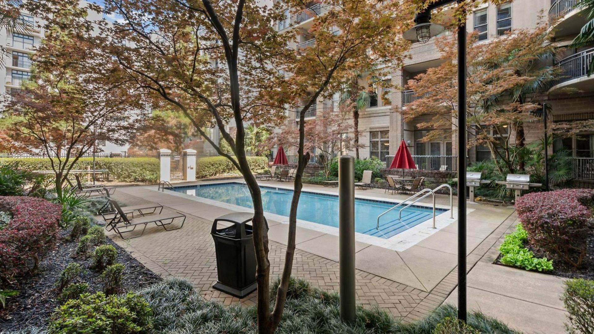 Walk To Boa & Truist, Luxury 2br With Pool Patio *