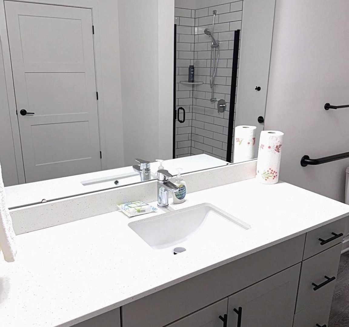 Luxurious 2br 2br Uptown Oasis, Boa, Nascar, Airport And View With Free Parking * Charlotte