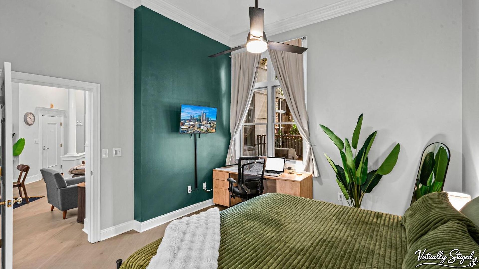 Walk To Boa & Truist, Luxury 2br With Pool Patio