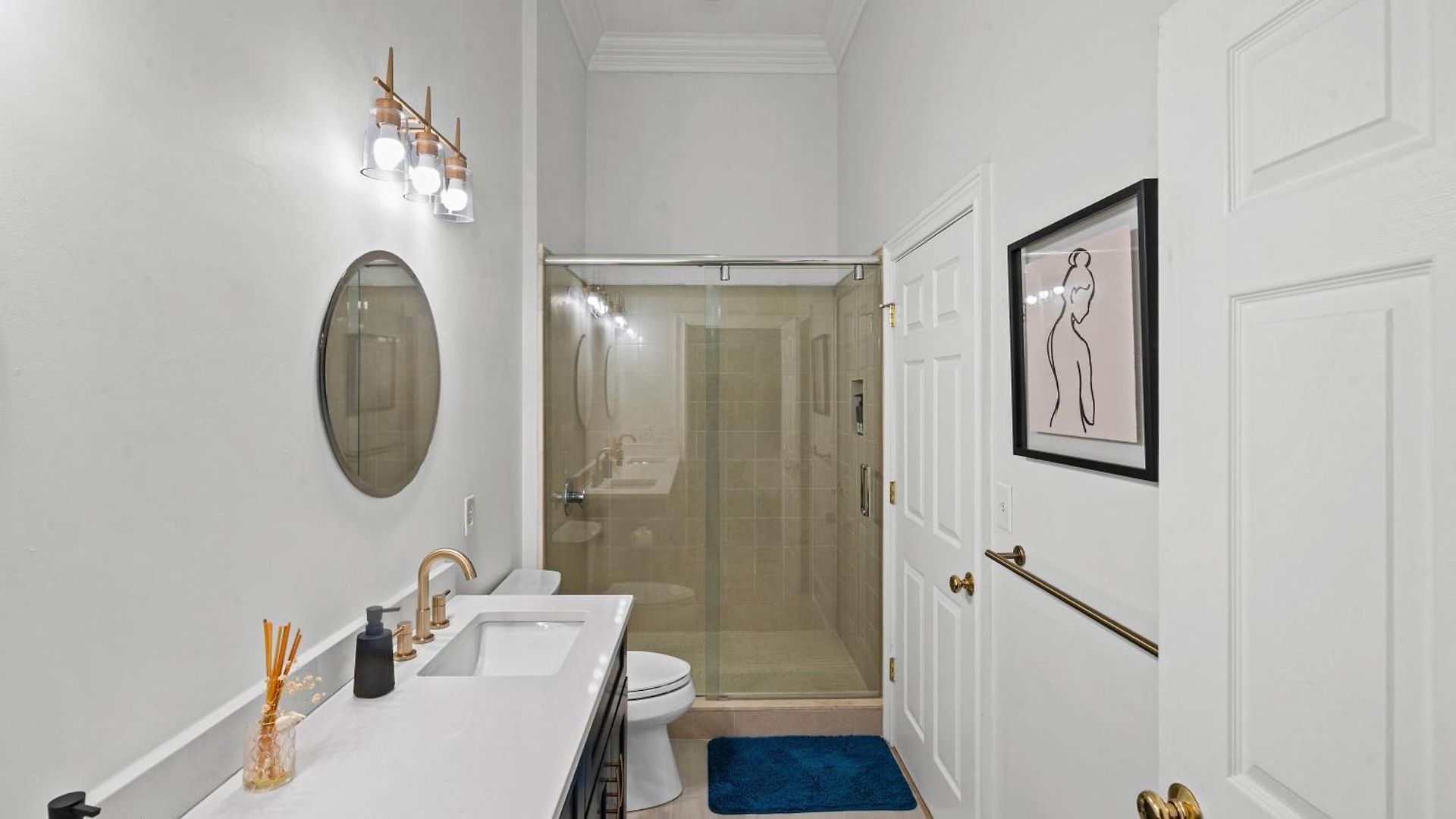 Walk To Boa & Truist, Luxury 2br With Pool Patio Apartment *