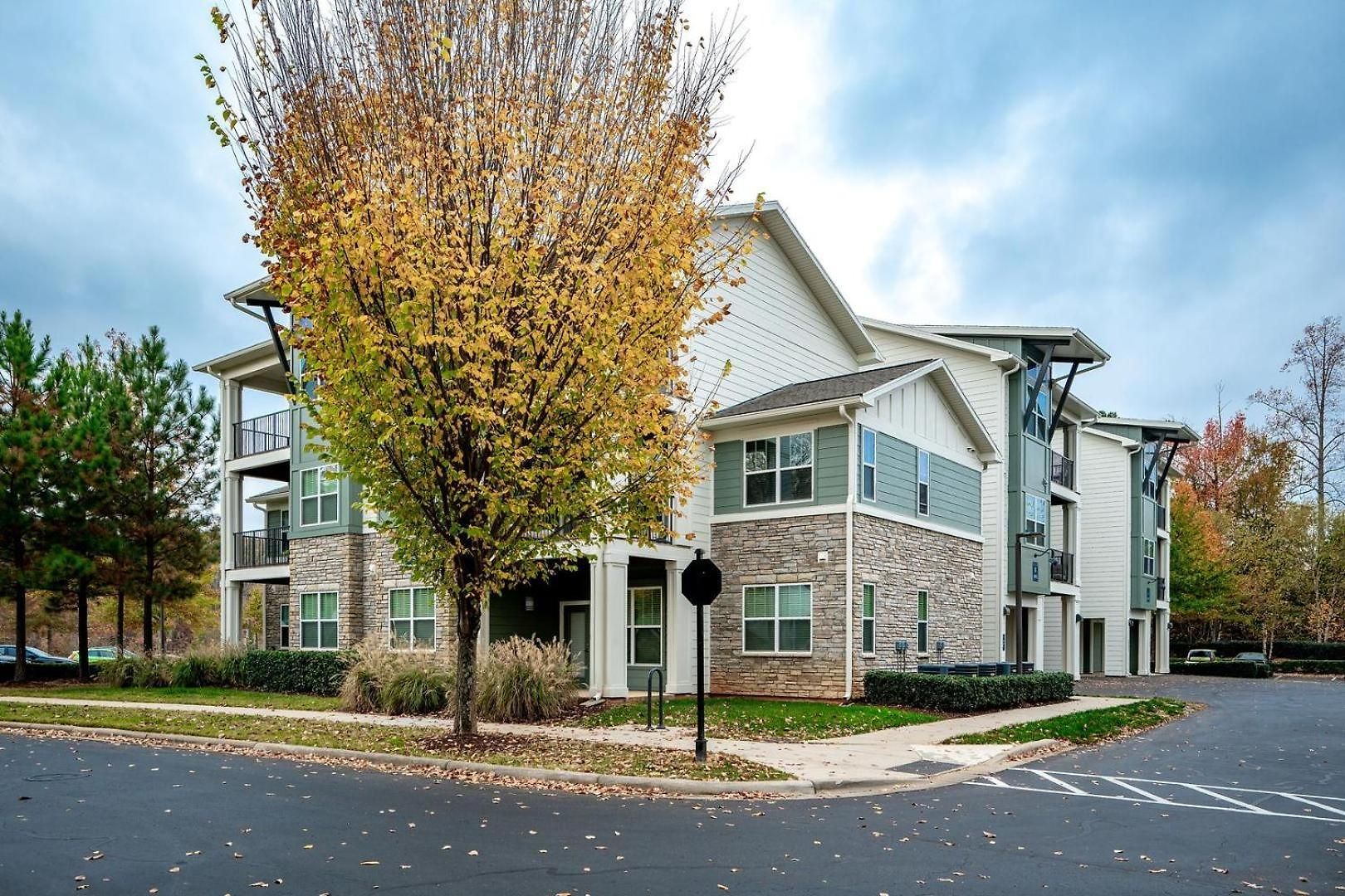 Landing Stunning 1Bd Gym Pool Apartment *