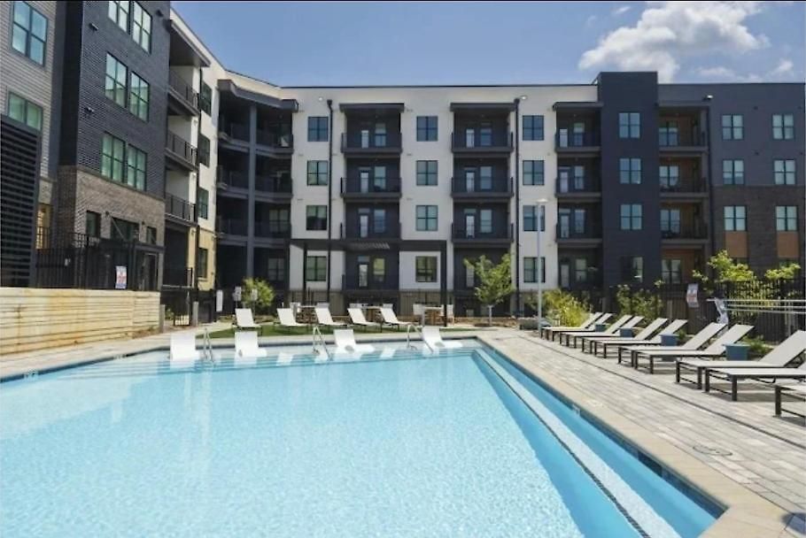 Luxurious 2br 2br Uptown Oasis, Boa, Nascar, Airport And View With Free Parking *