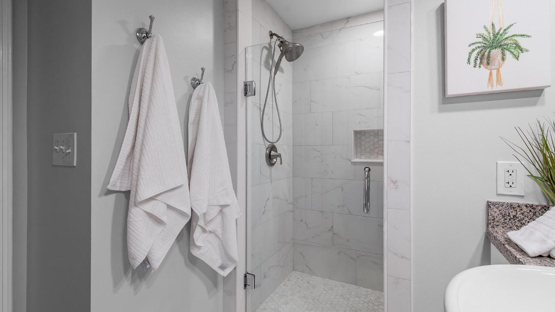 Modern Uptown Loft - Corporate-ready - Views Apartment *