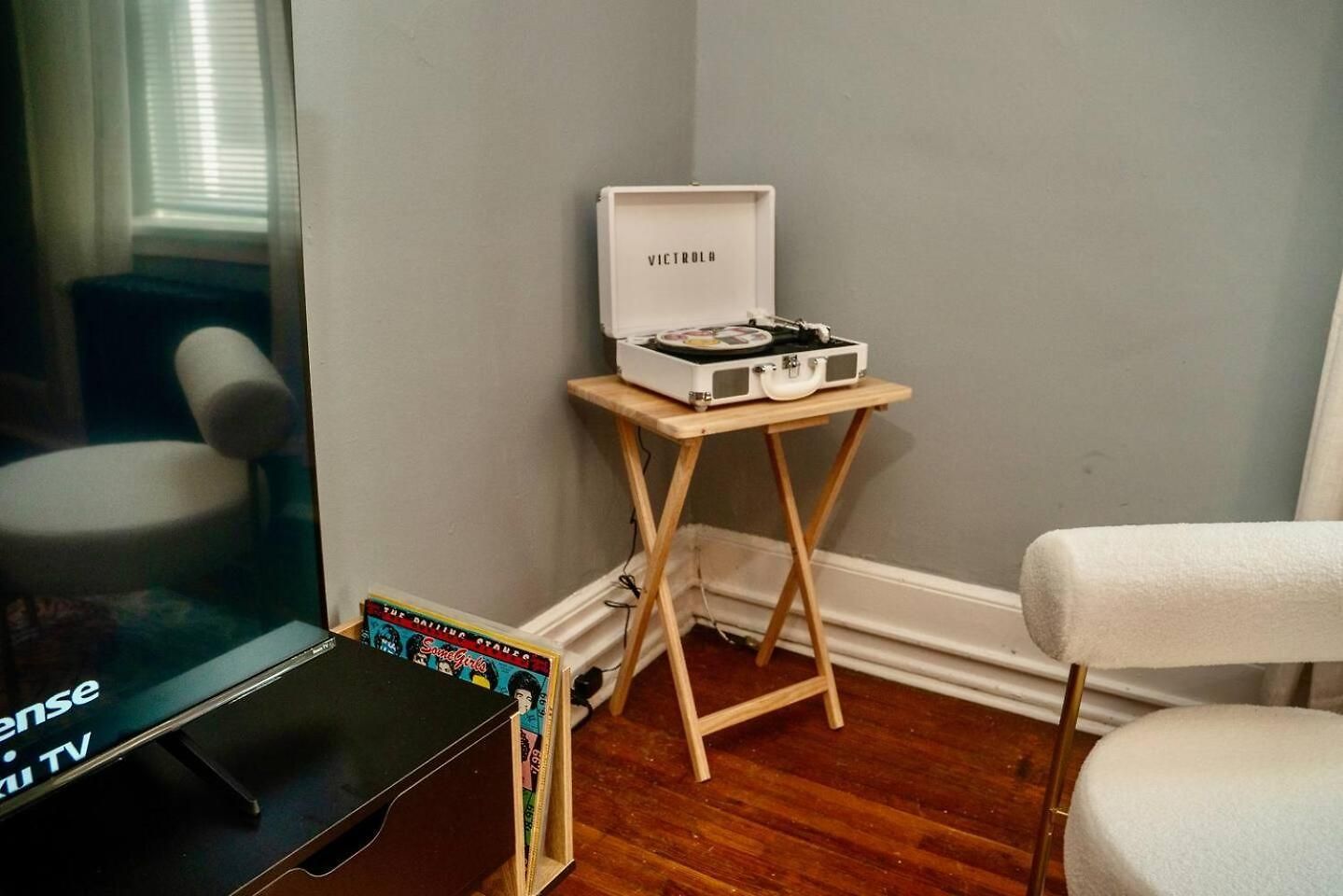 Uptown Funk Getaway With Parking & Walk To Stadiums, Nightlife Apartment