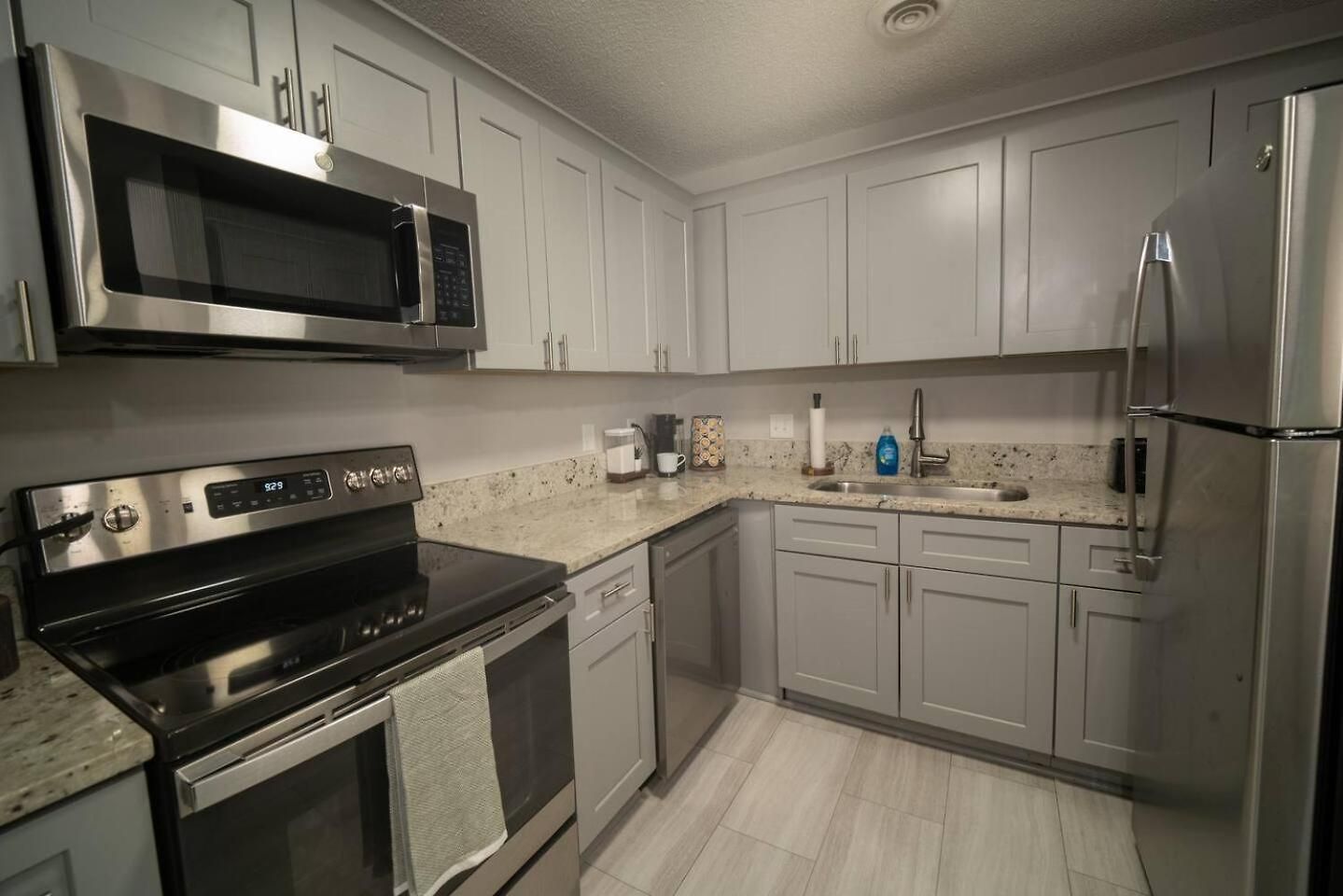 Uptown Luxe Retreat With Parking & Walk To Center Apartment Charlotte