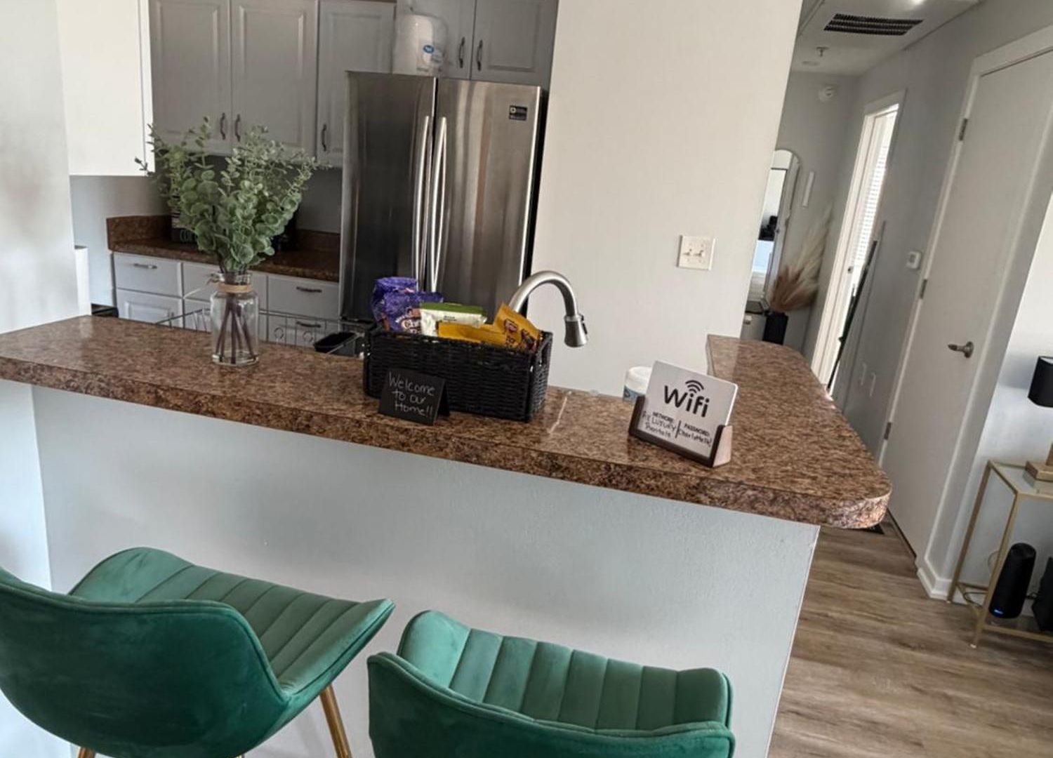 Modern Luxe Retreat Free Parking King Beds Charlotte