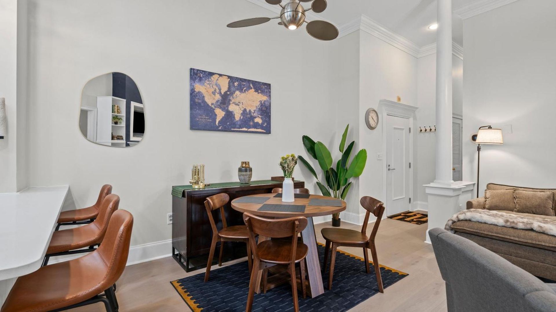 Apartment Walk To Boa & Truist, Luxury 2br With Pool Patio *