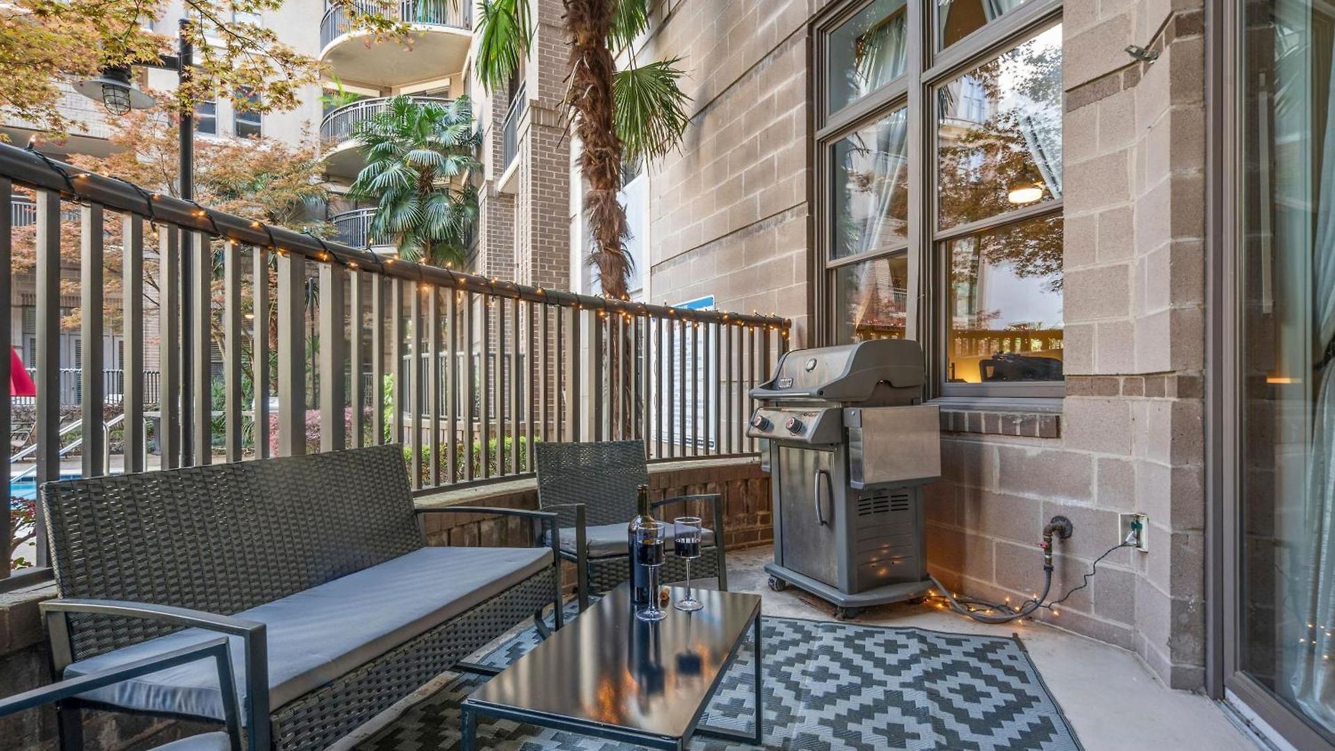 Walk To Boa & Truist, Luxury 2br With Pool Patio * Charlotte