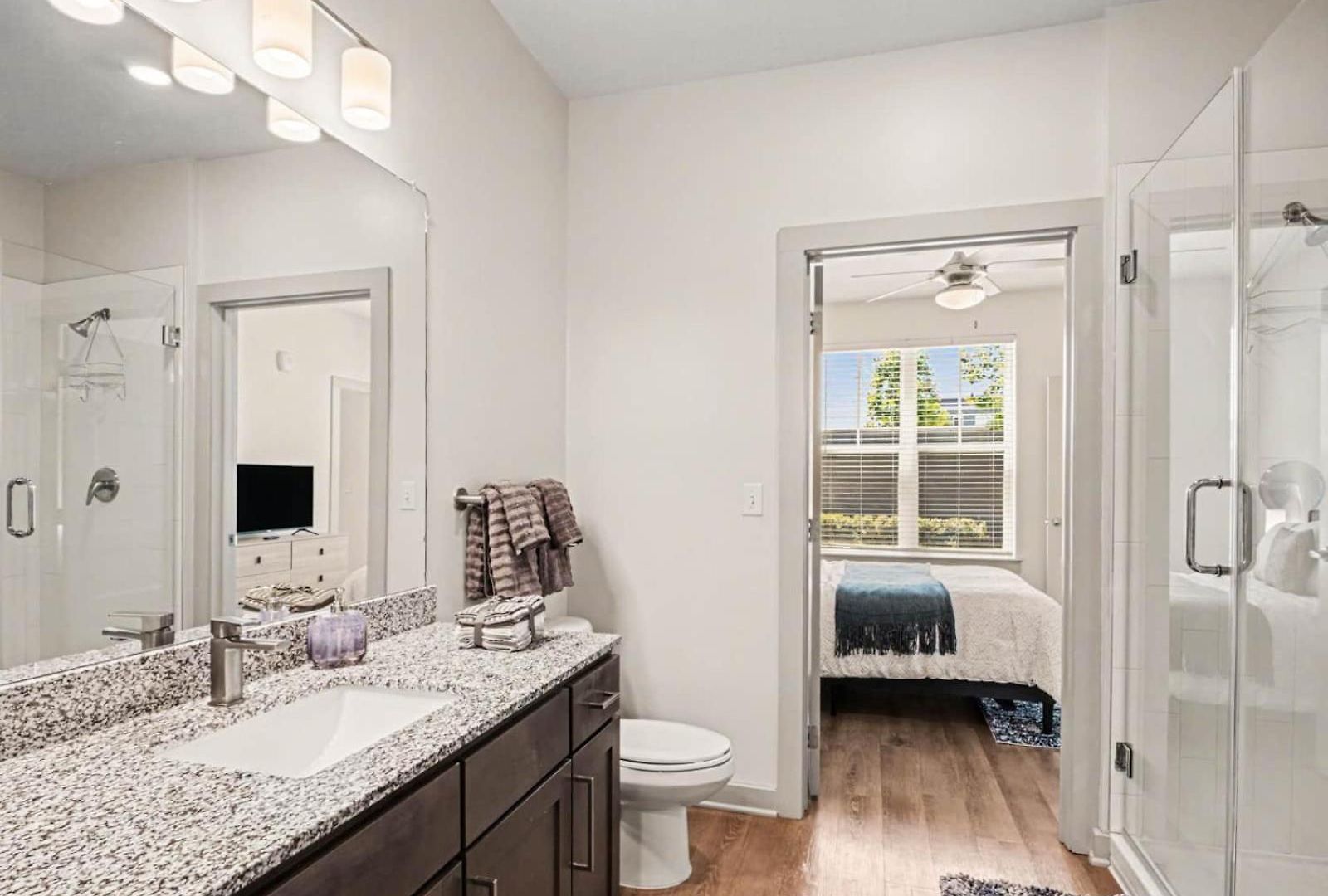 Luxury 2br Near Uptown | Noda & Light Rail Charlotte