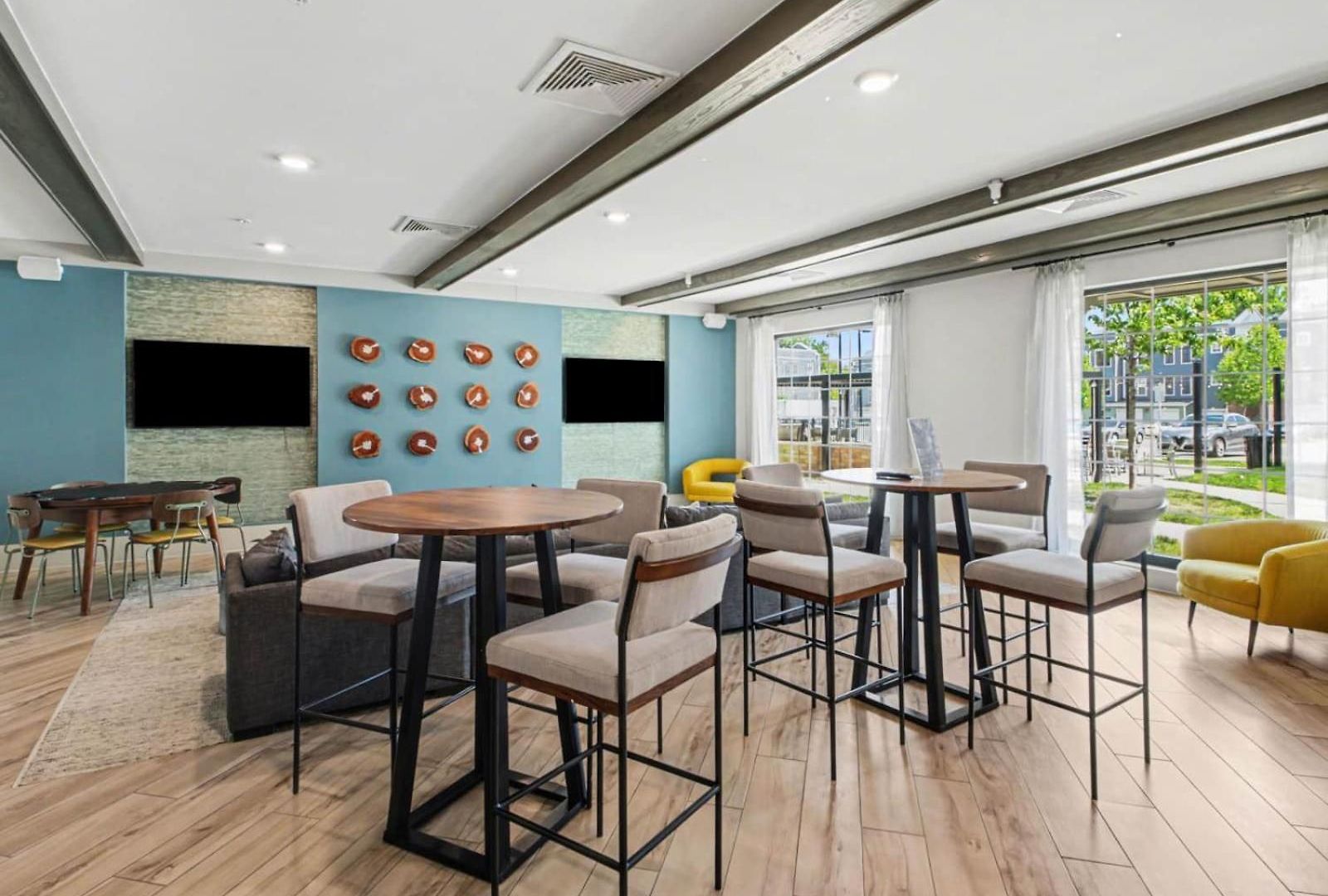 Luxury 2br Near Uptown | Noda & Light Rail *