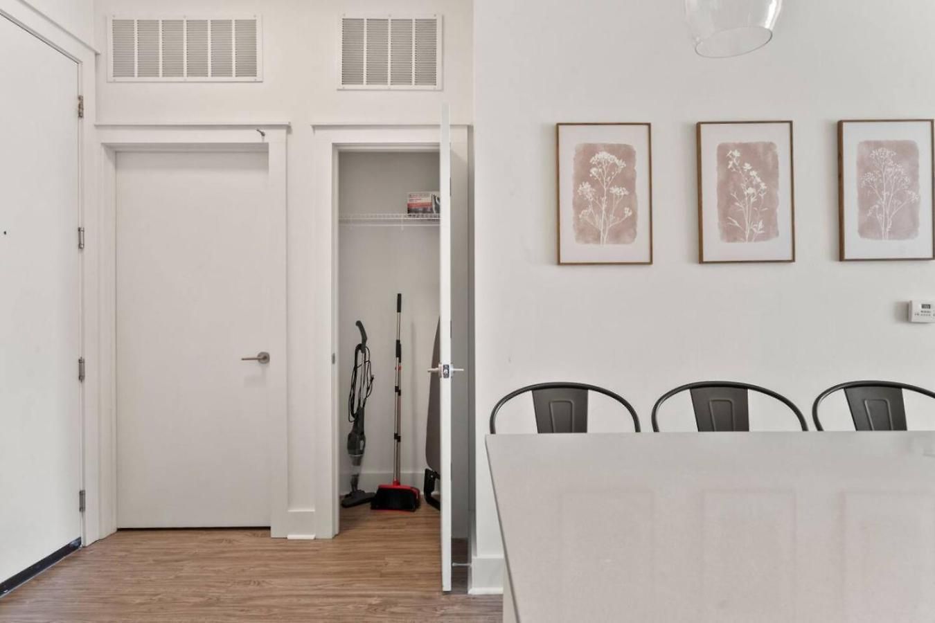 Apartment Skyline - Free Parking, Pool, Views Charlotte