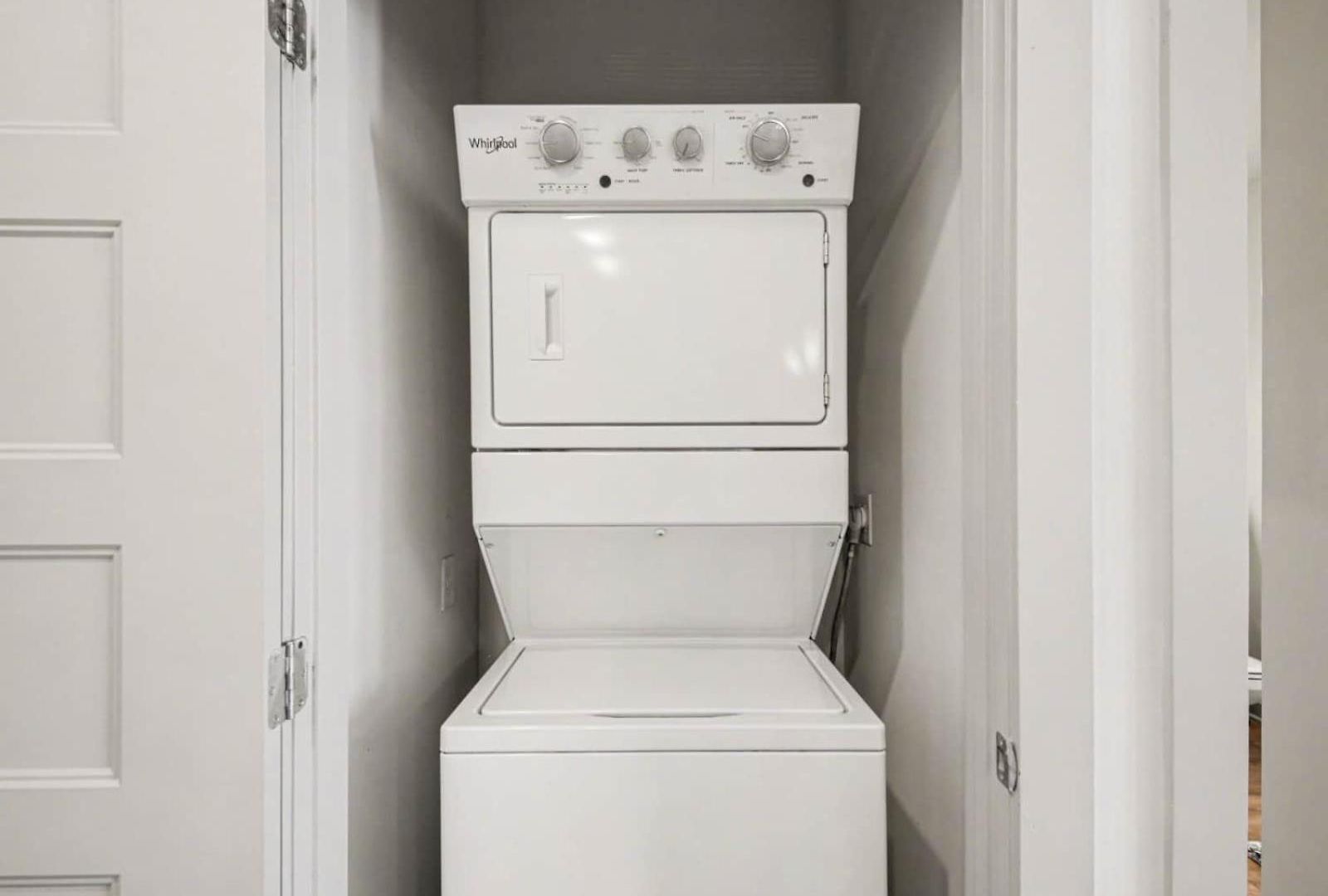Luxury 2br Near Uptown | Noda & Light Rail * Charlotte