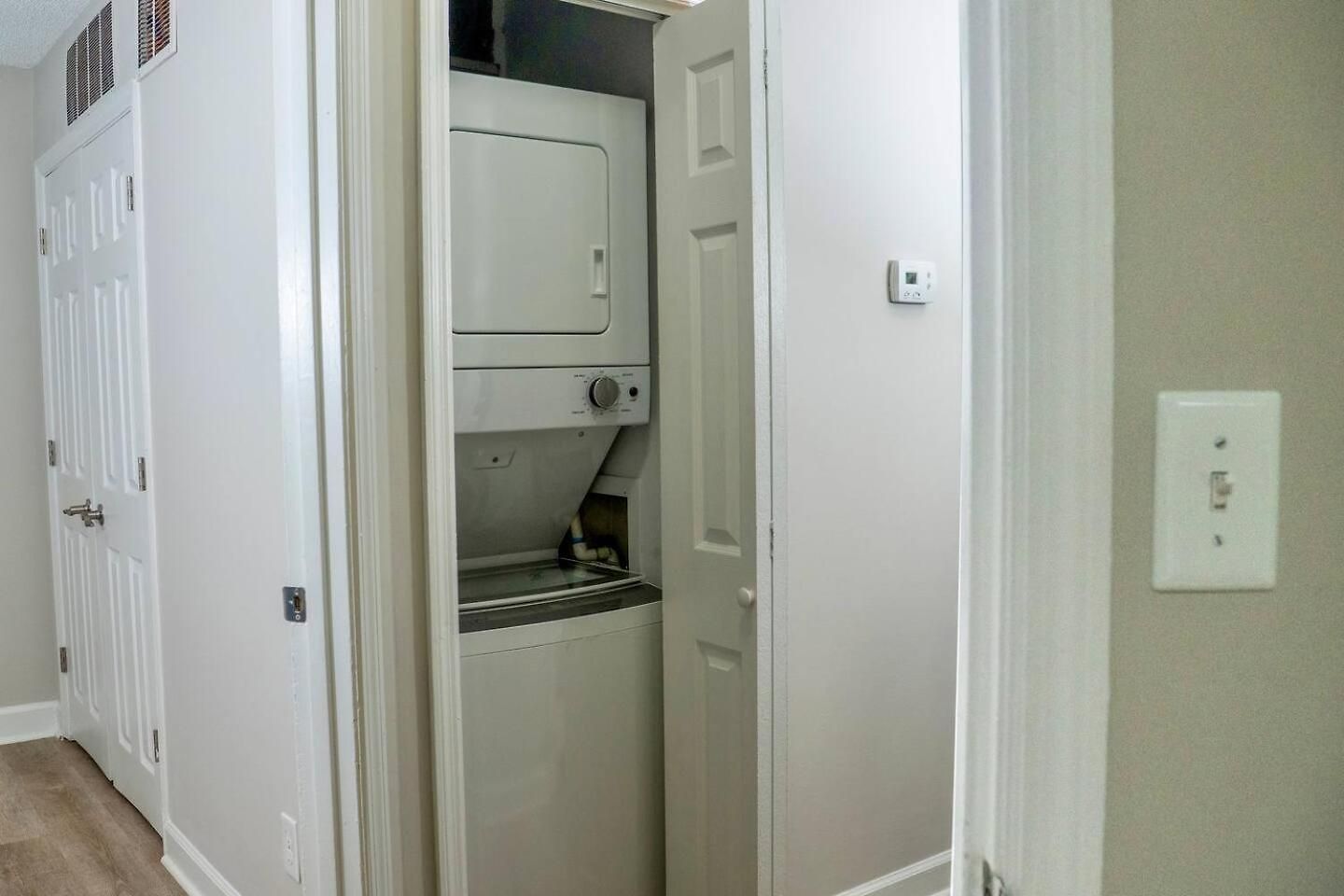 Apartment Uptown Luxe Retreat With Parking & Walk To Center *