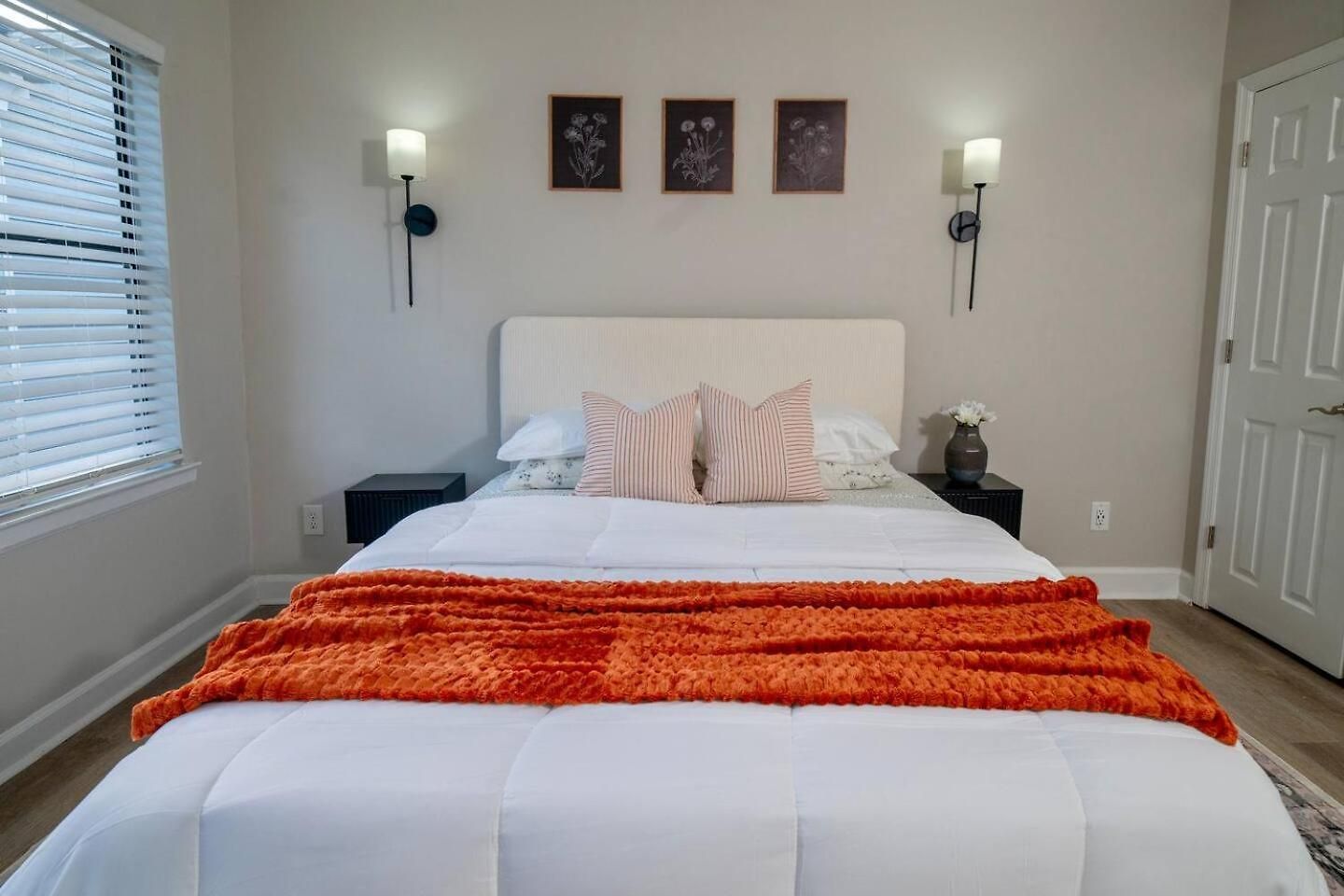 Uptown Luxe Retreat With Parking & Walk To Center