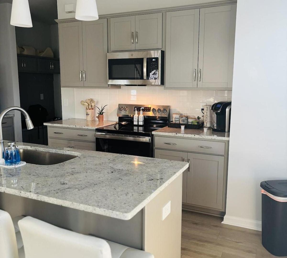 Sloan Garden House Modern Townhome Near South End Apartment *