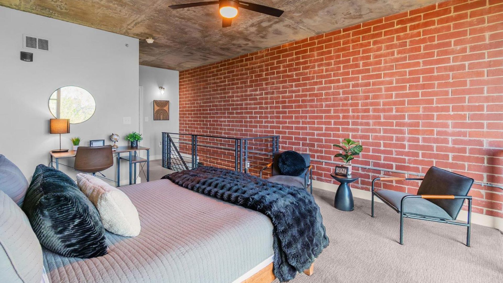 Modern Uptown Loft - Corporate-ready - Views Apartment