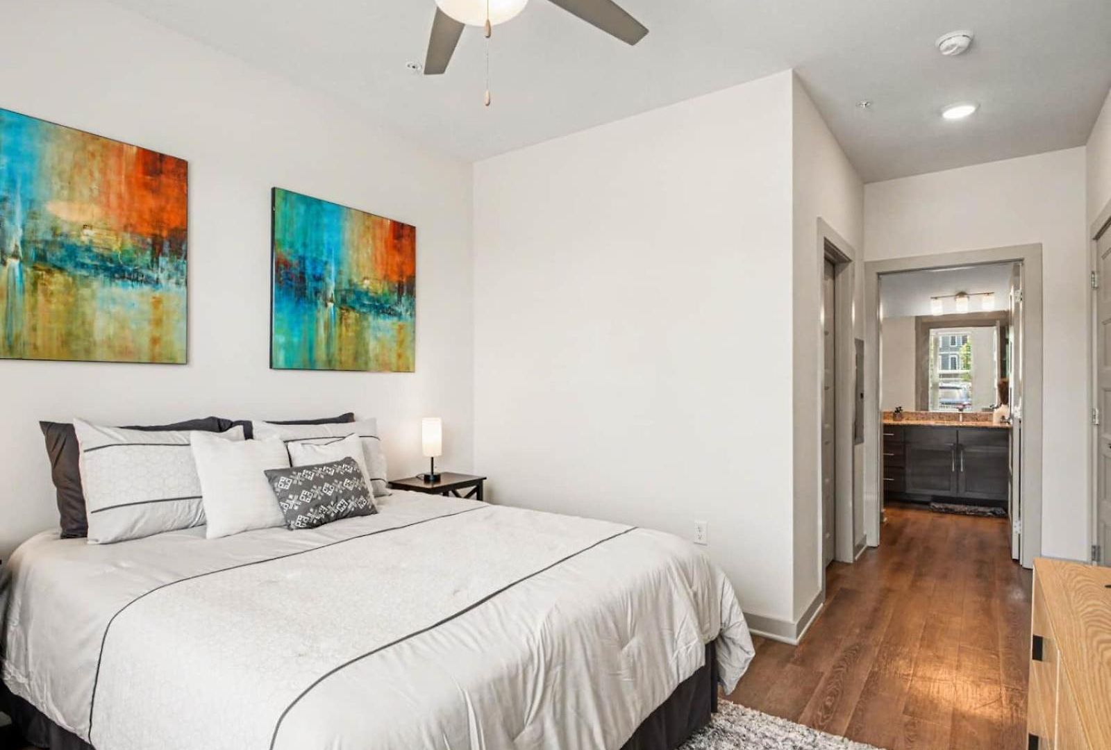 Luxury 2br Near Uptown | Noda & Light Rail Charlotte