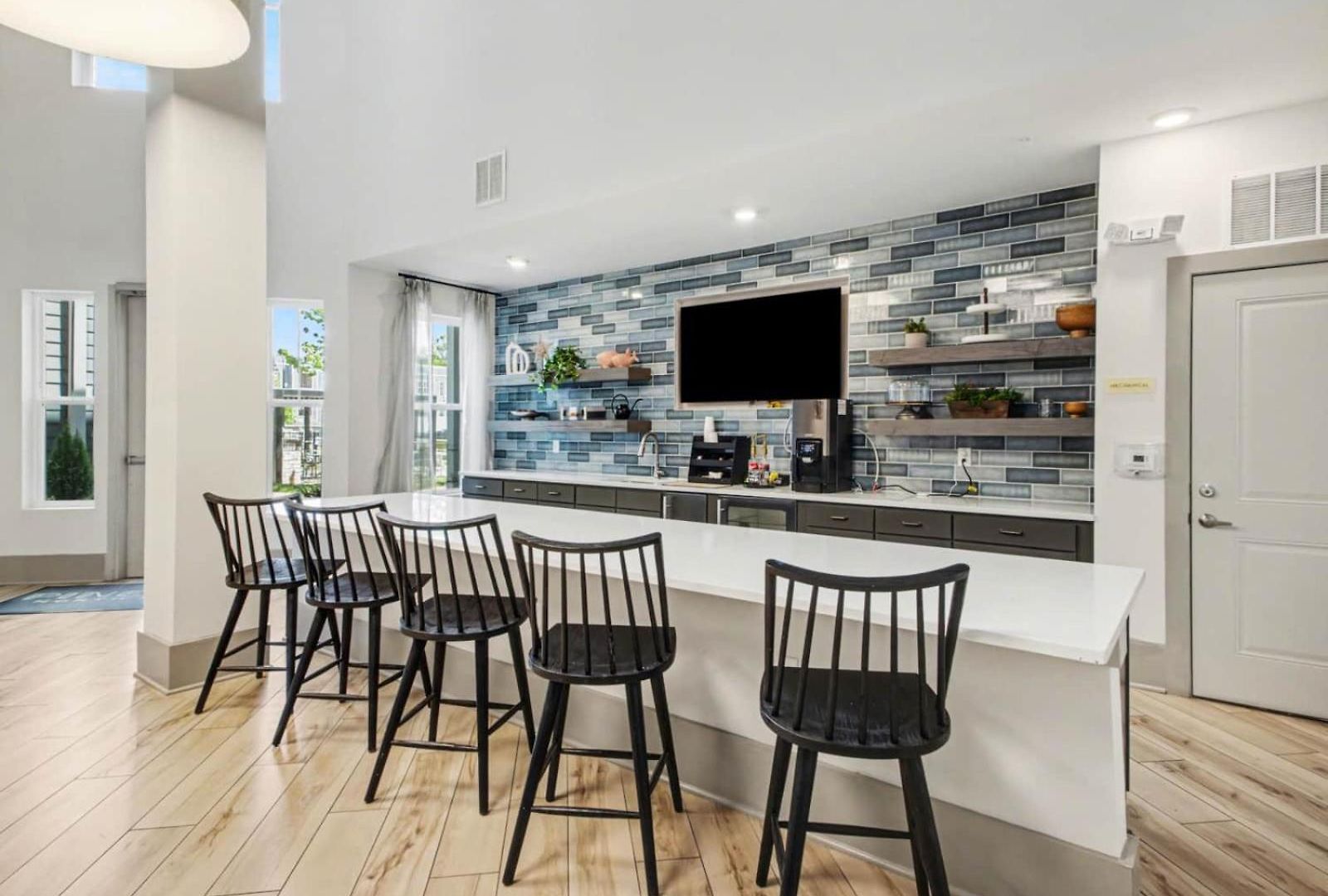 Apartment Luxury 2br Near Uptown | Noda & Light Rail *