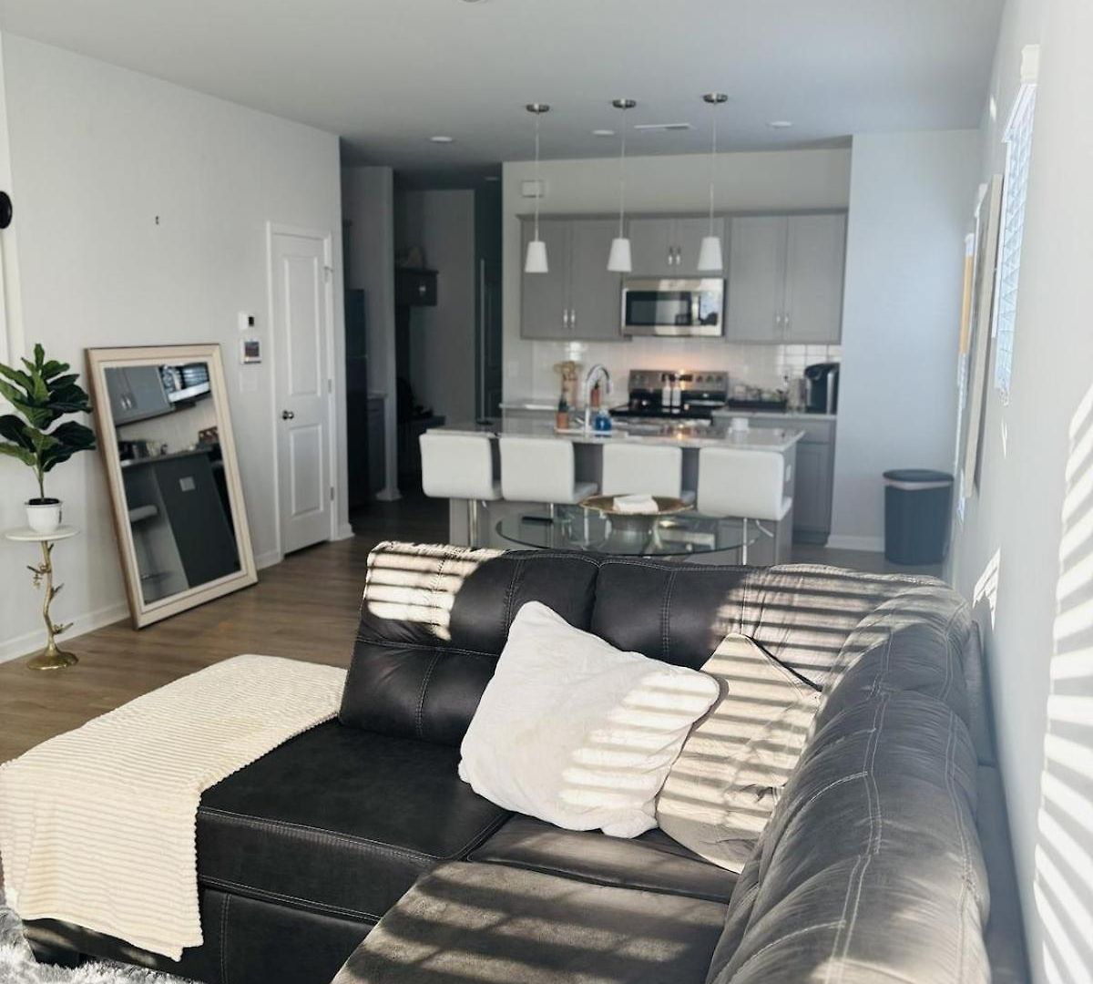Sloan Garden House Modern Townhome Near South End *