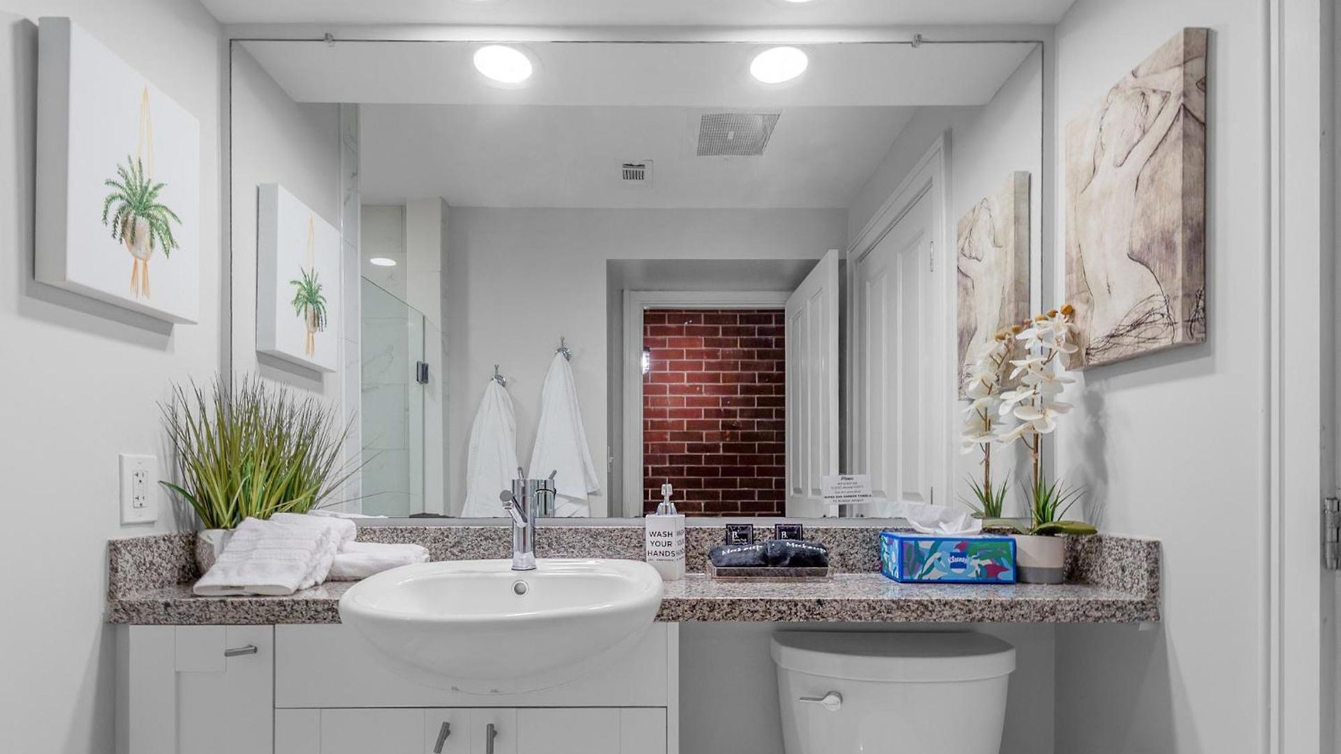 Apartment Modern Uptown Loft - Corporate-ready - Views