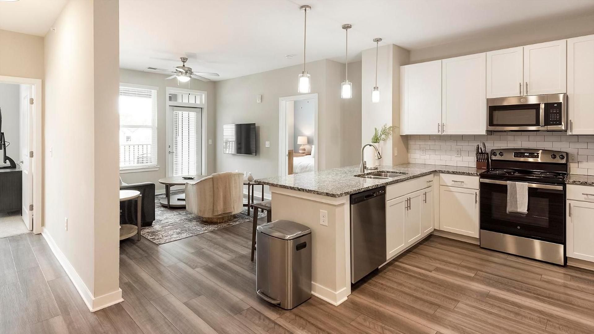 Landing Stunning 1bd Pool Yoga Charlotte