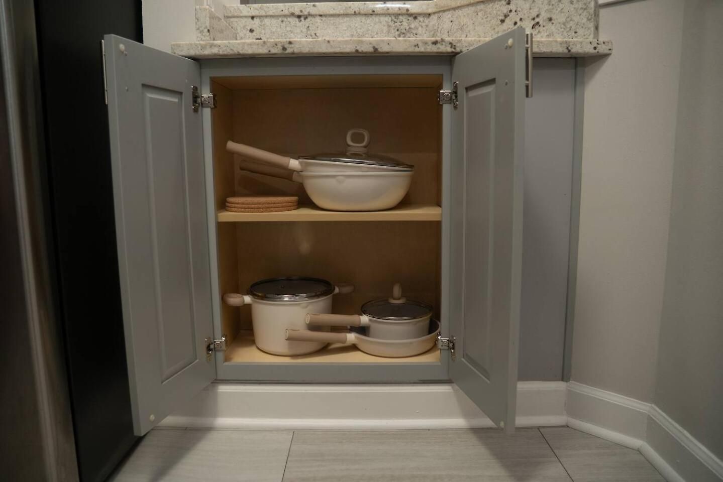 Apartment Uptown Luxe Retreat With Parking & Walk To Center *