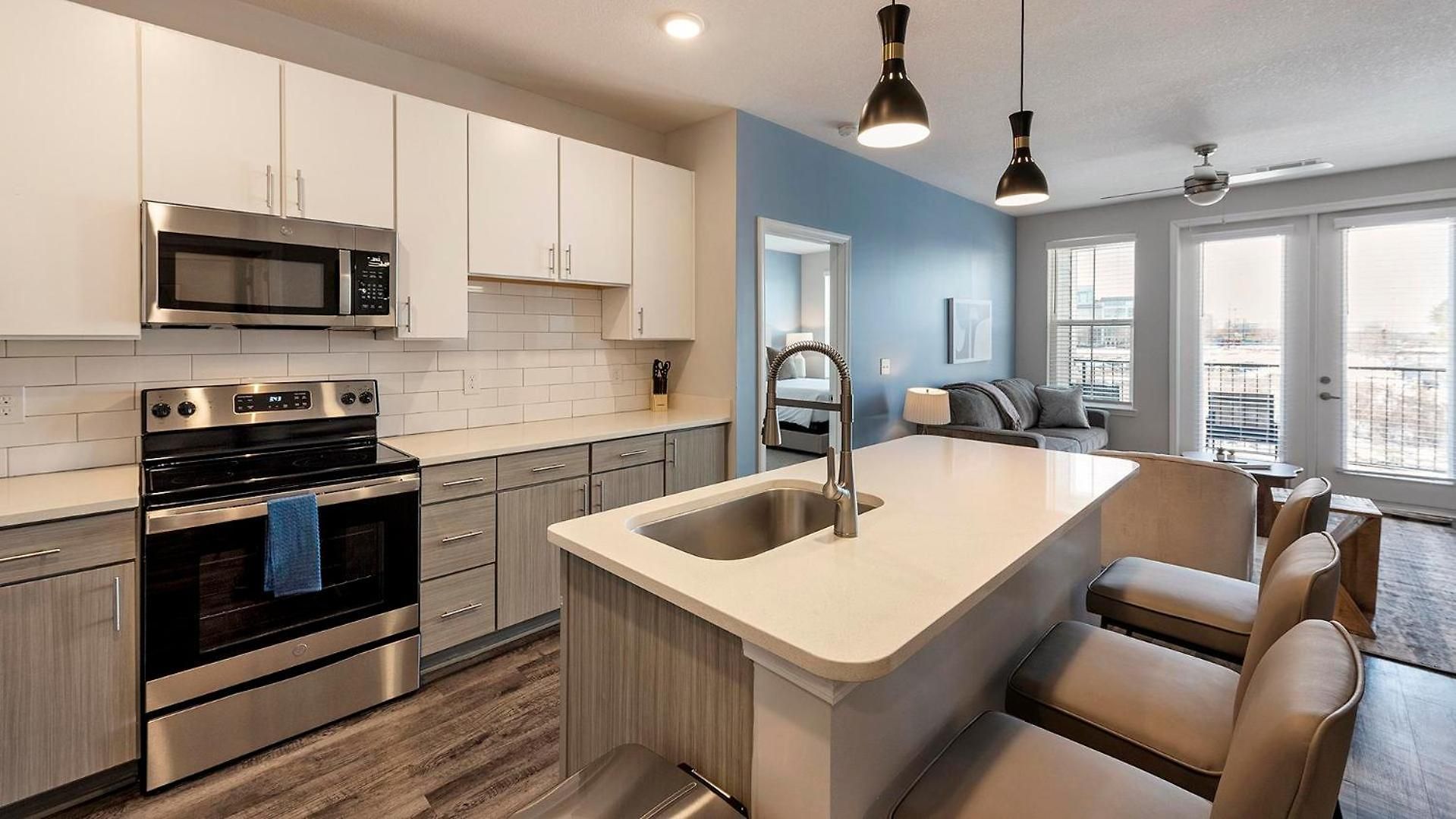 Landing Incredible 1bd Gym Pool Apartment *
