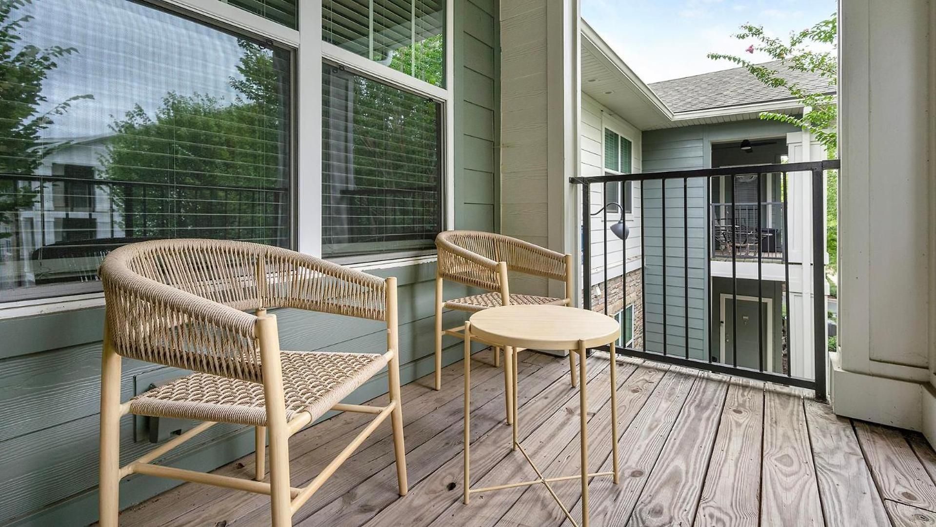 Landing Stunning 1Bd Gym Pool Apartment